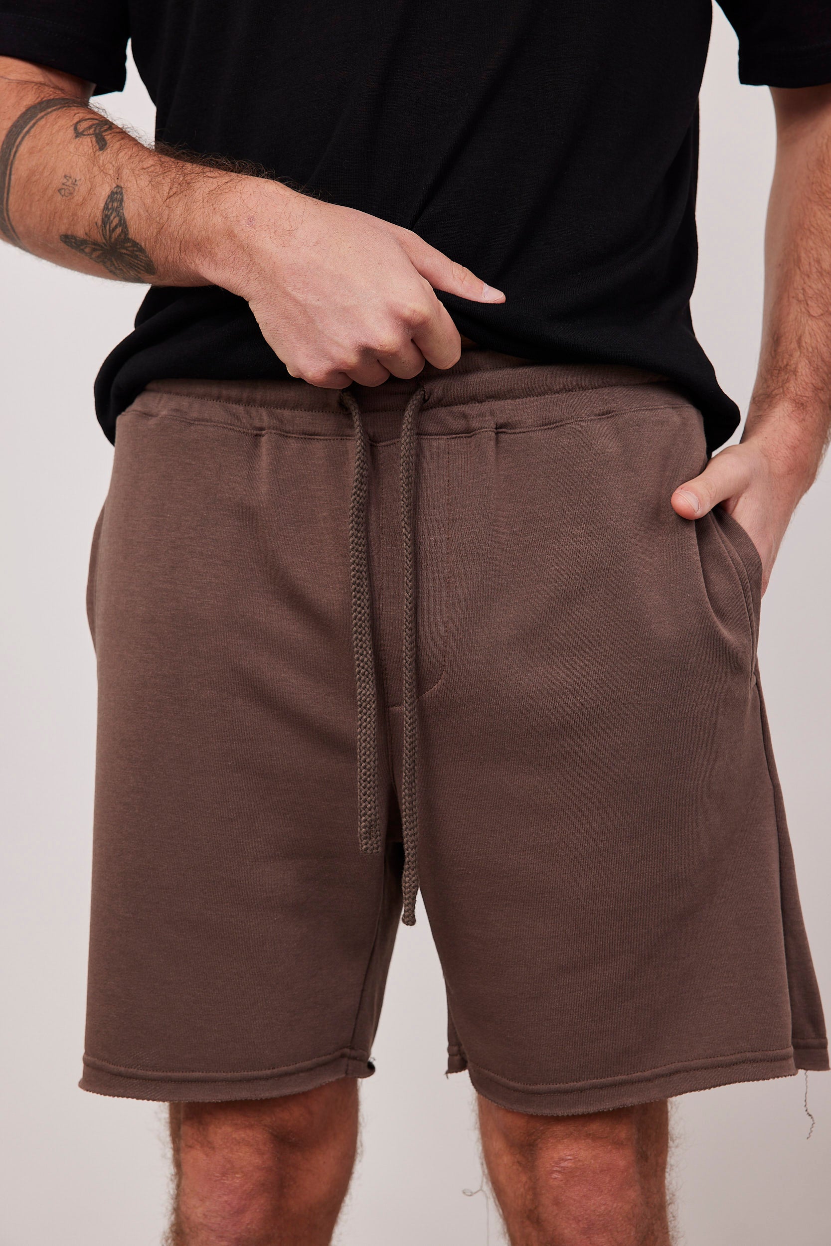 מכנסי כותנה קצרים סיומת גזורה