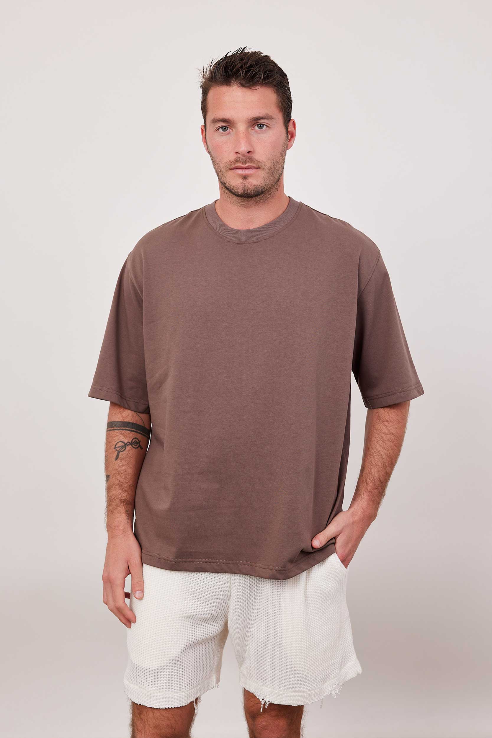 טי-שרט כותנה בגזרה רחבה