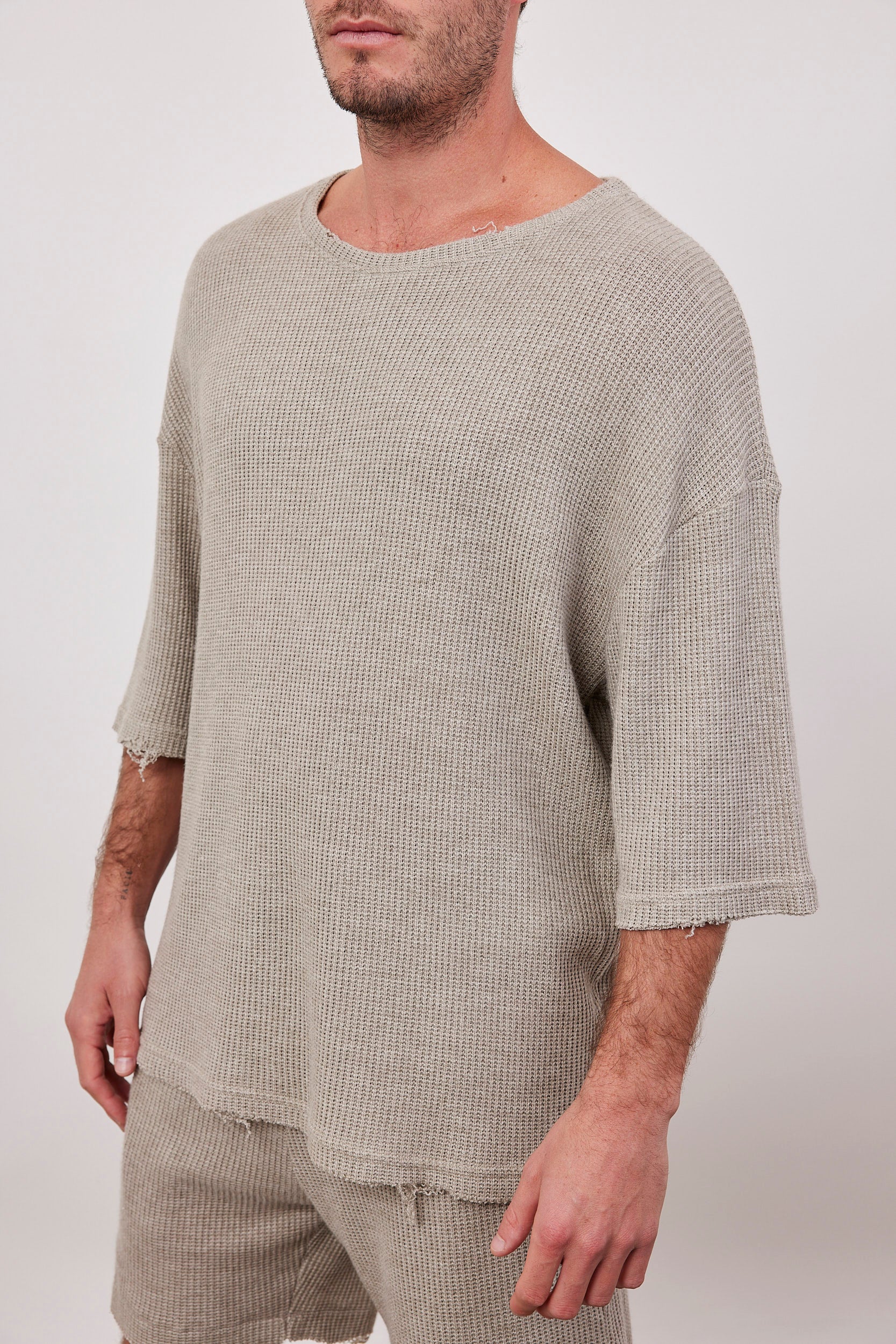 טישירט סריג וופל עם קרעים