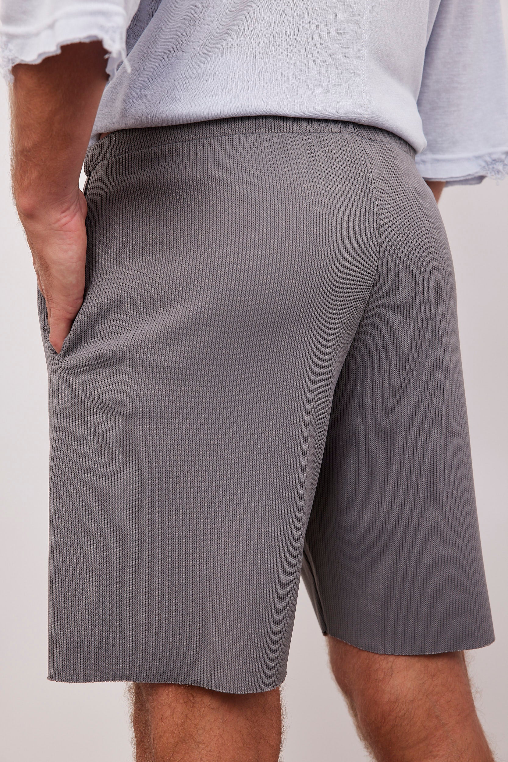 ברמודה מבד סריג