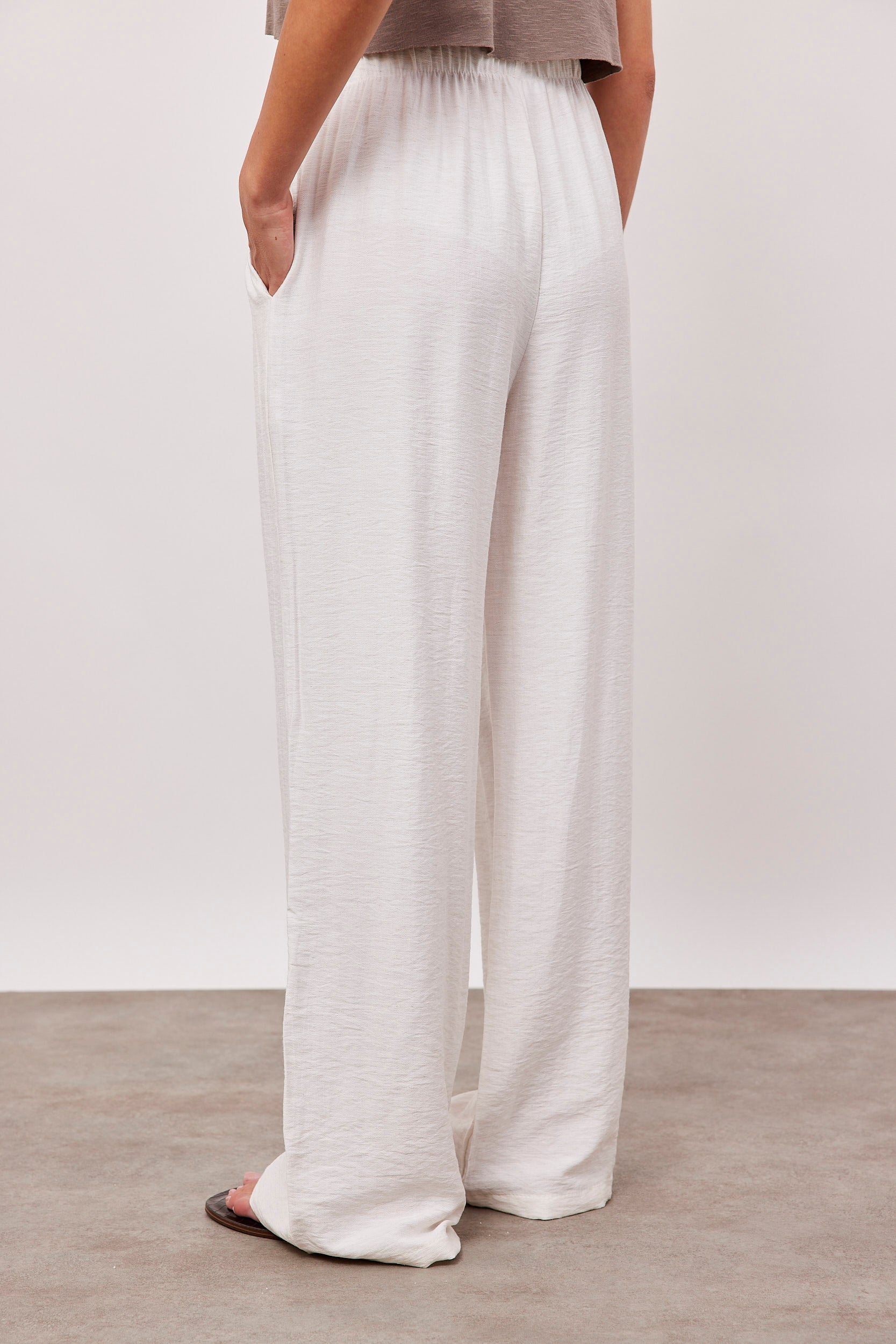 מכנסיים נשפכים בטקסטורה