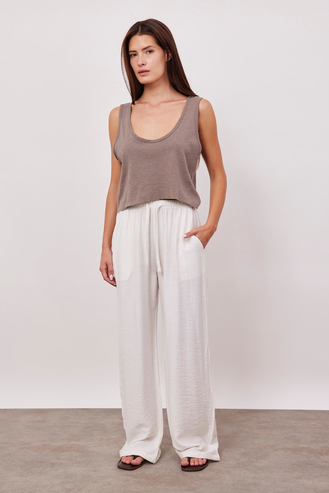 מכנסיים נשפכים בטקסטורה