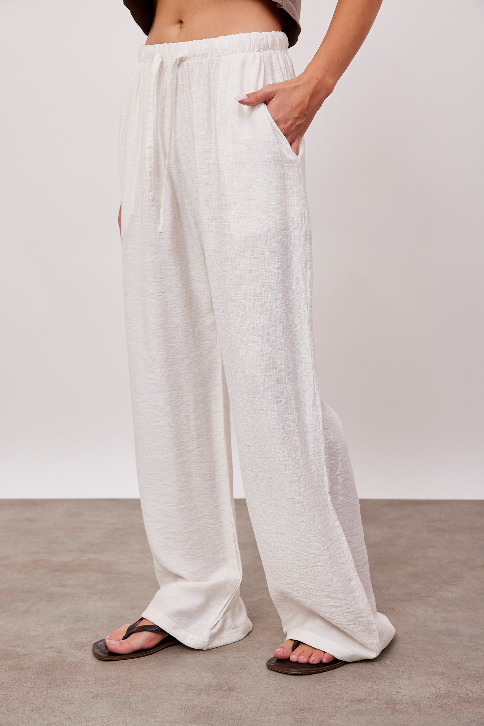 מכנסיים נשפכים בטקסטורה