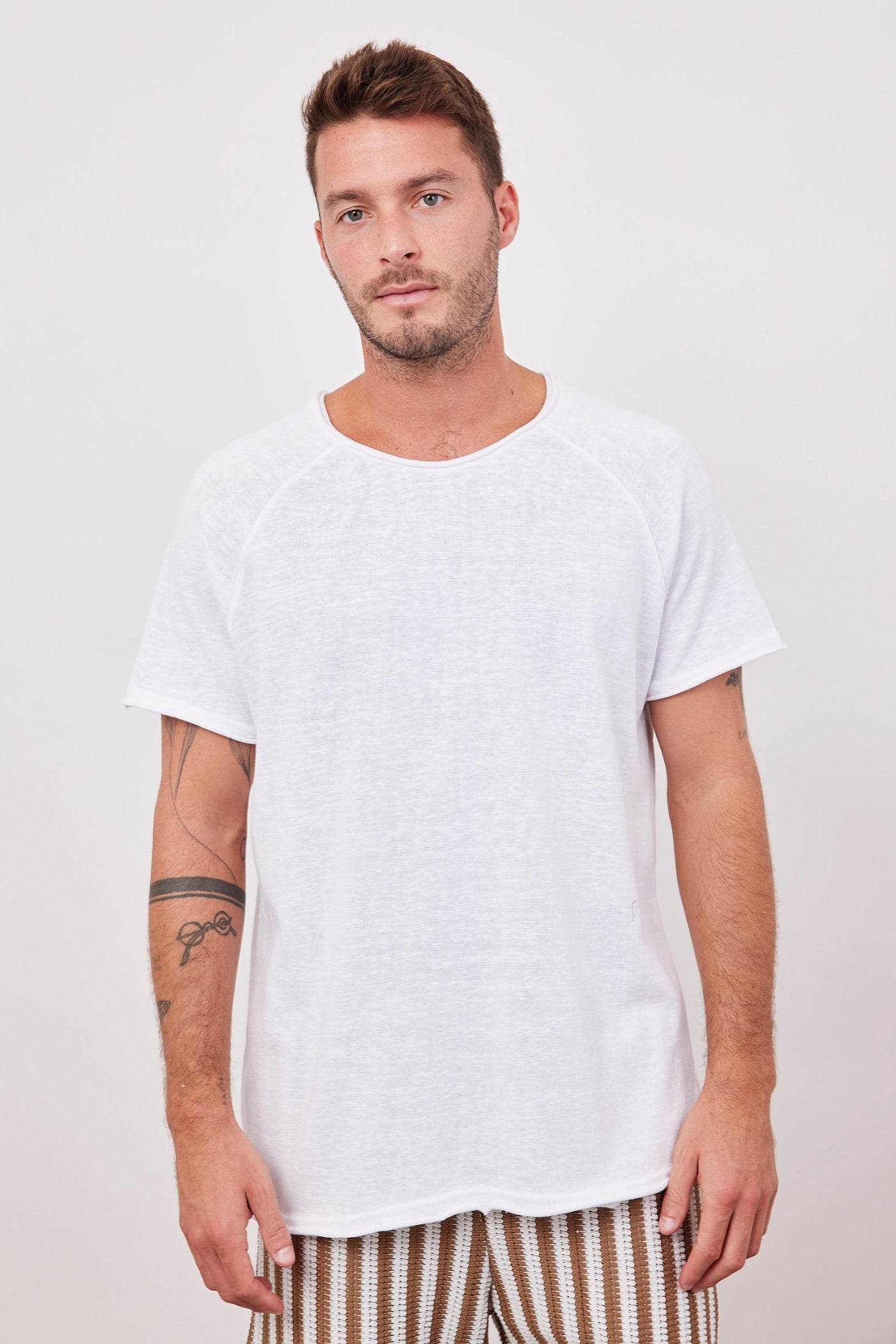 טישרט רגלן במראה פשתן