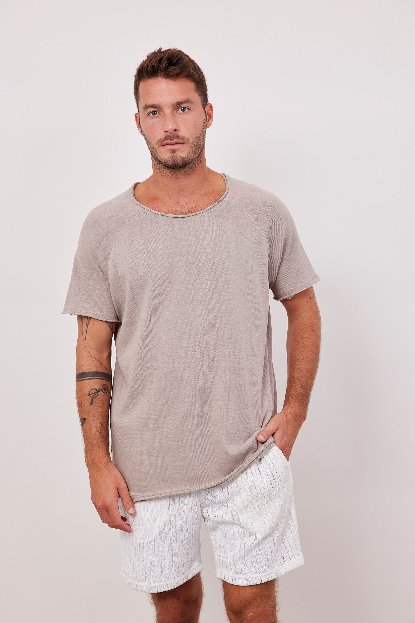 טישרט רגלן במראה פשתן