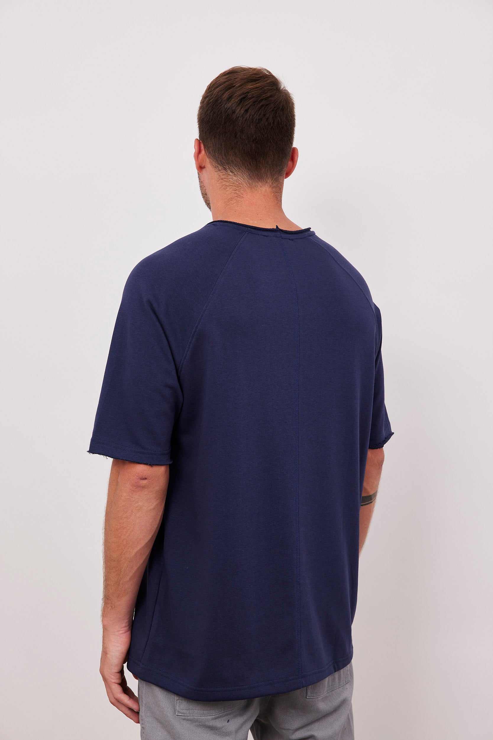 טי-שרט רגלן בסיומת פרומה