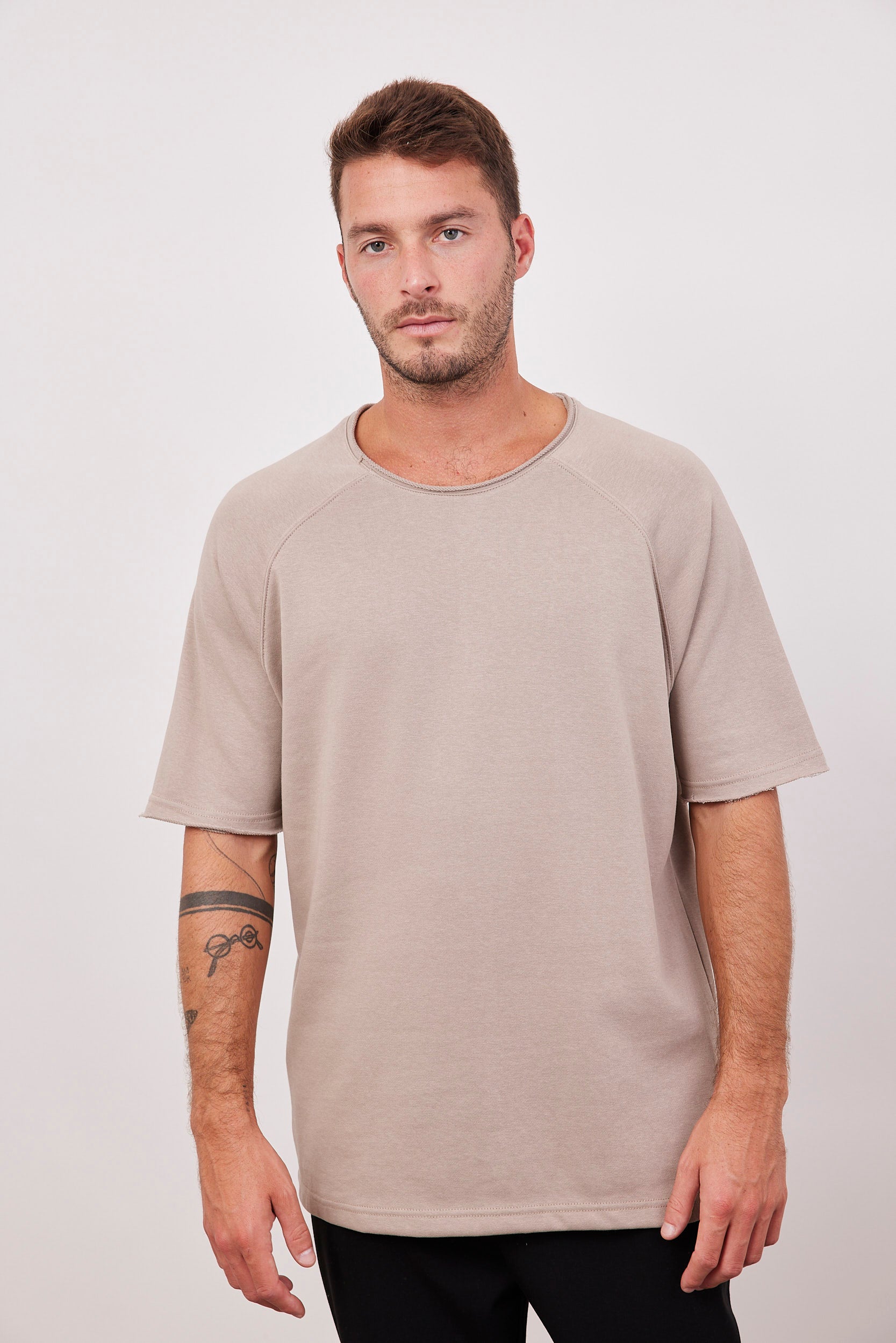 טי-שרט רגלן בסיומת פרומה