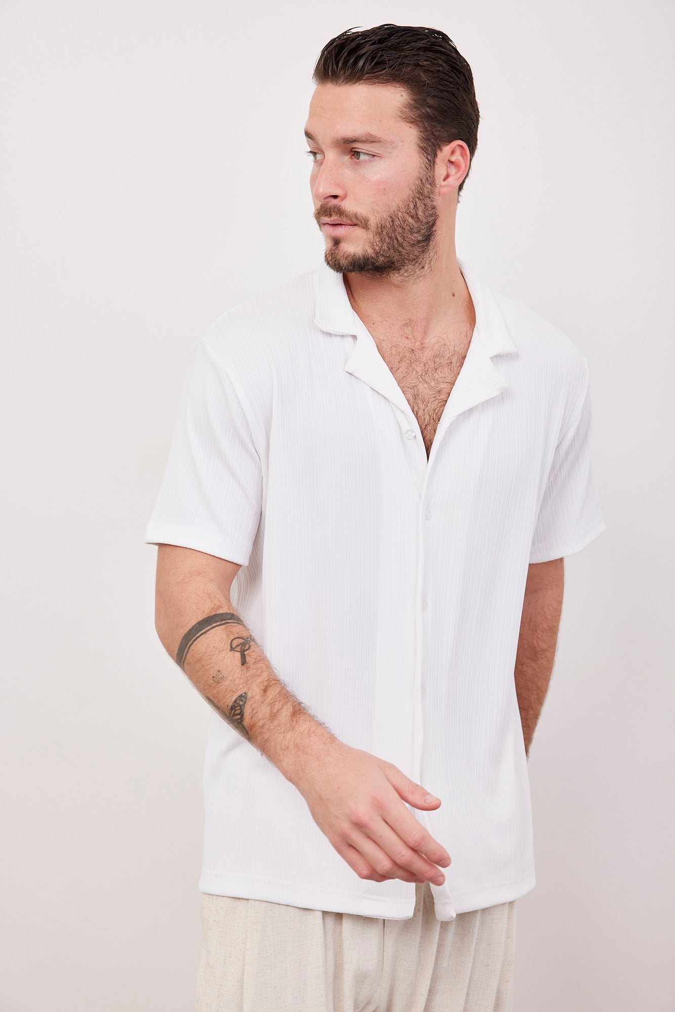 חולצה מכופתרת בטקסטורת פסים