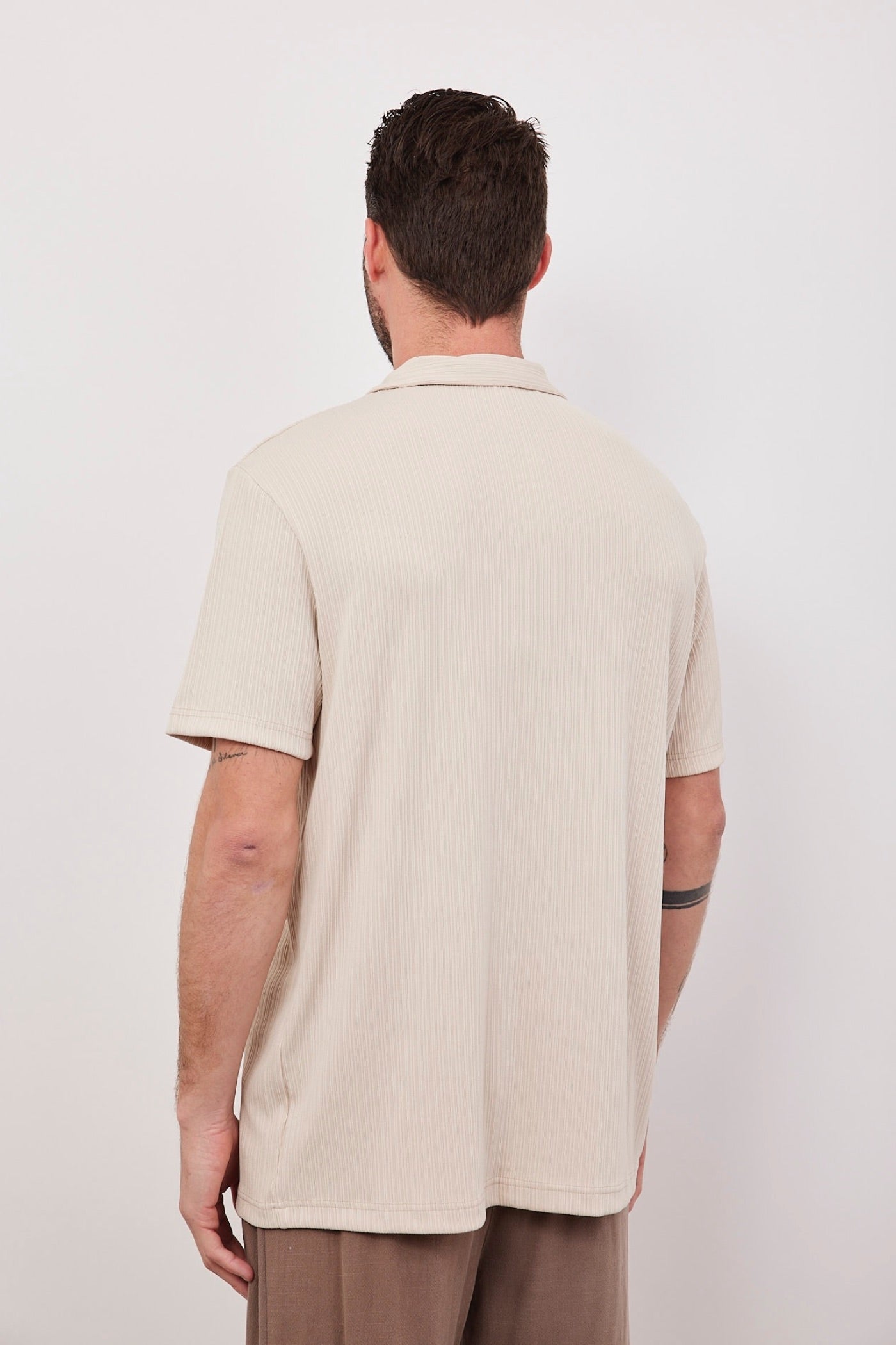 חולצה מכופתרת בטקסטורת פסים