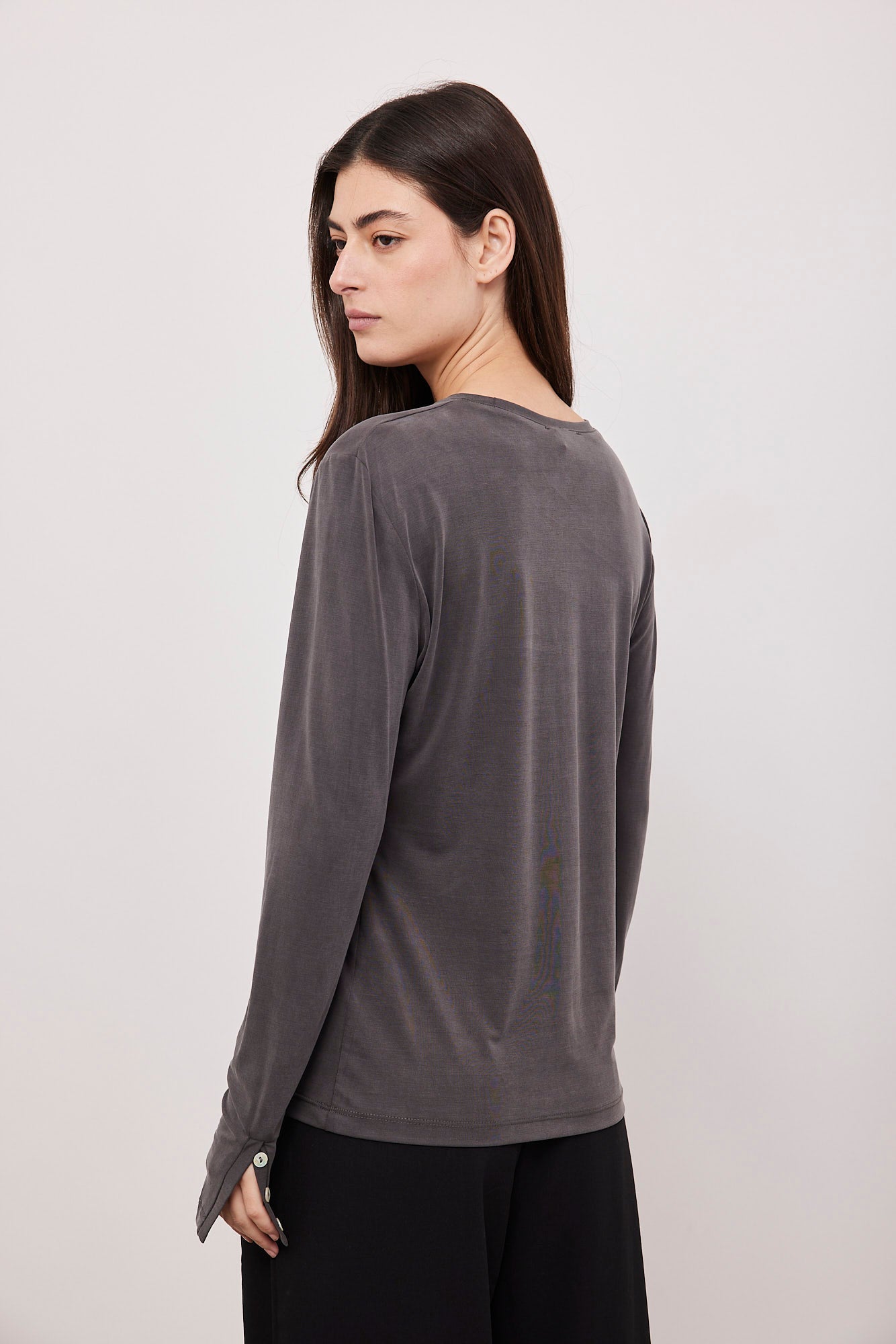 חולצה ארוכה דקה עם כפתורים בשרוול - ITAY BRANDS