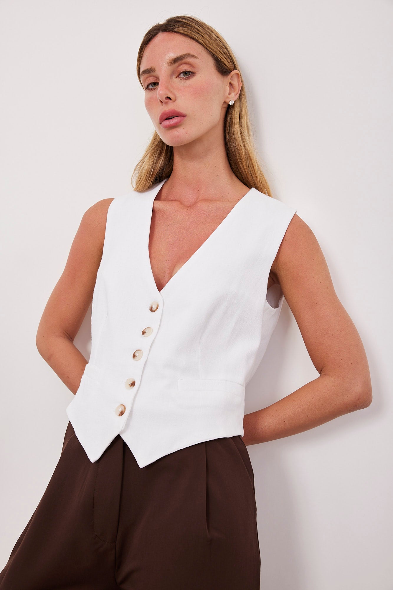 וסט בשילוב פשתן עם כפתורים - ITAY BRANDS