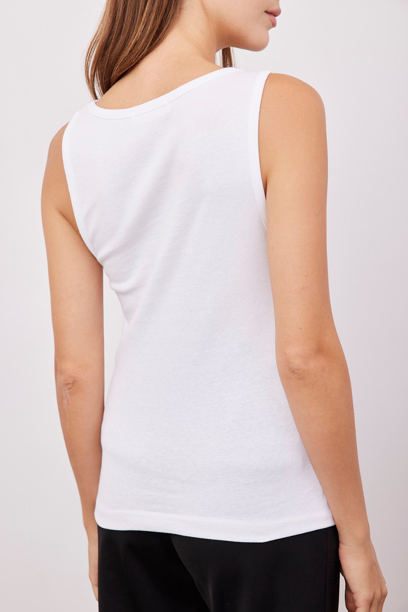 גופיה רכה עם מחשוף עגול - ITAY BRANDS