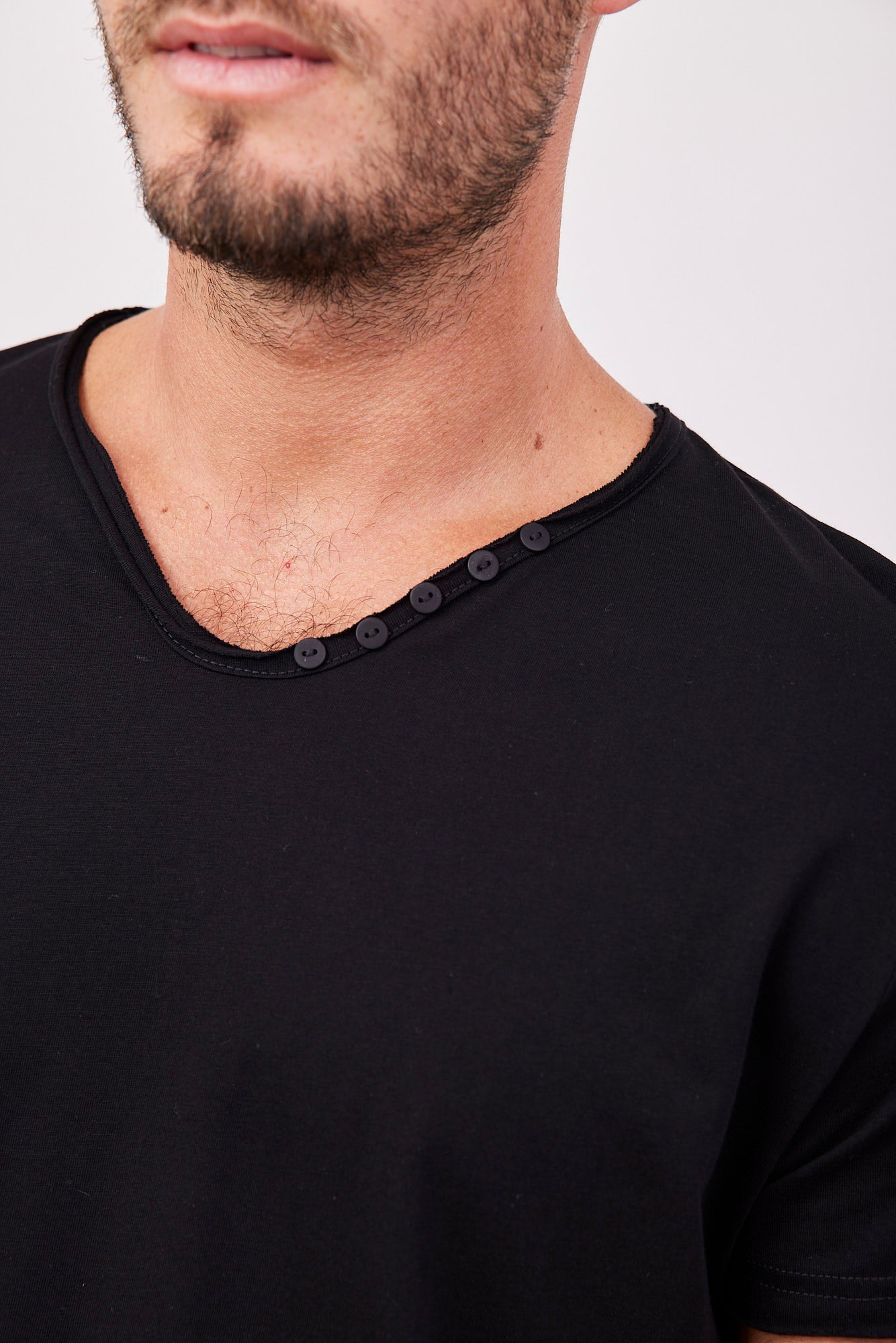 טישרט בגימור כפתורים - ITAY BRANDS