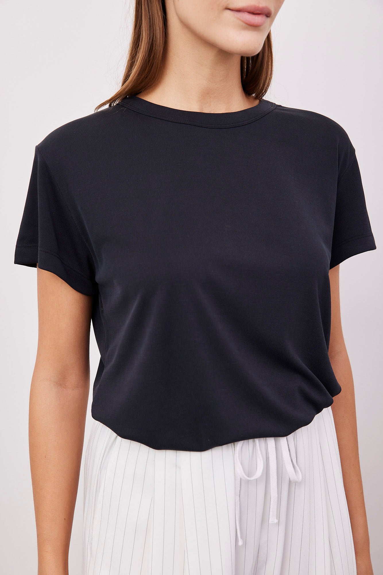 טי-שרט ניקי בד מודל - ITAY BRANDS