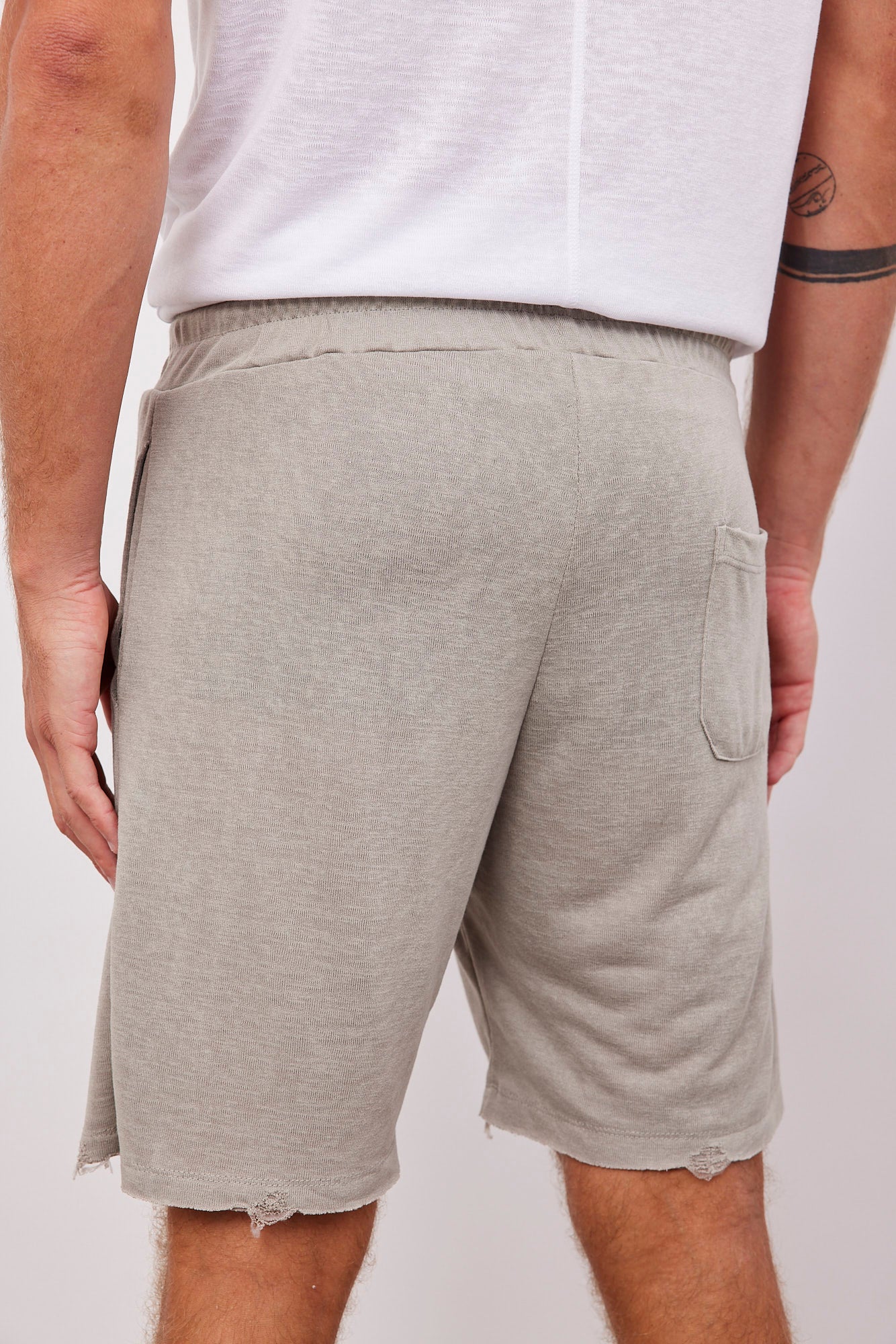 מכנסי ברמודה בשילוב קרעים - ITAY BRANDS