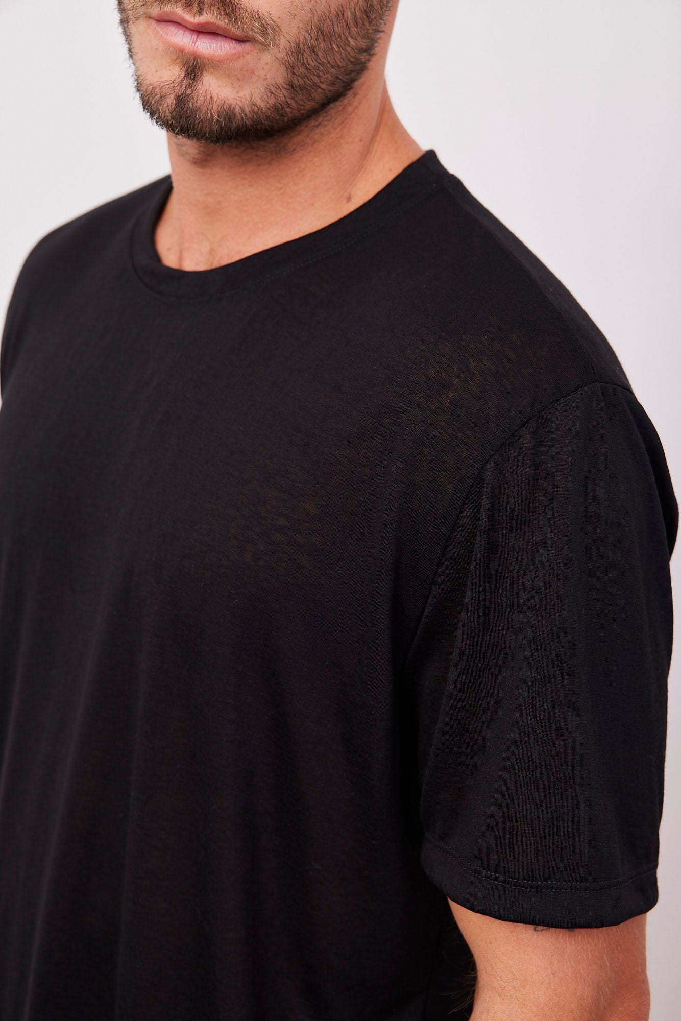 טי-שרט מבד שקפקף - ITAY BRANDS