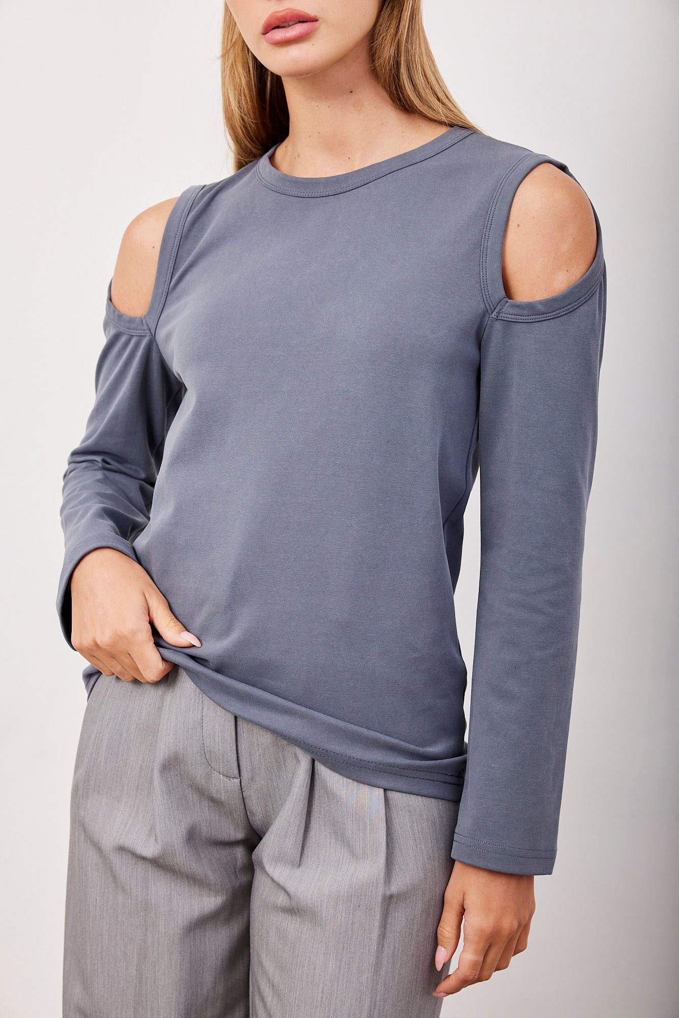 חולצה עם פתחים בכתפיים - ITAY BRANDS