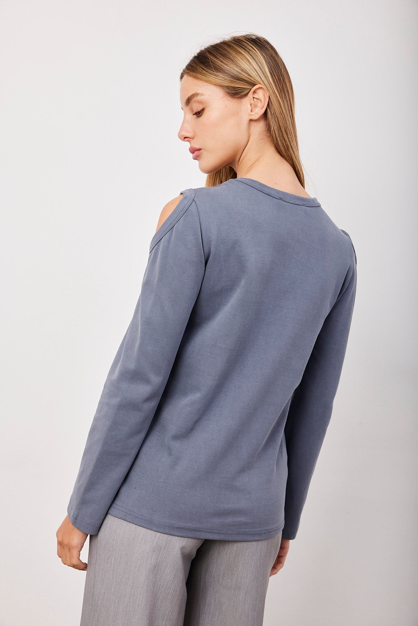 חולצה עם פתחים בכתפיים - ITAY BRANDS