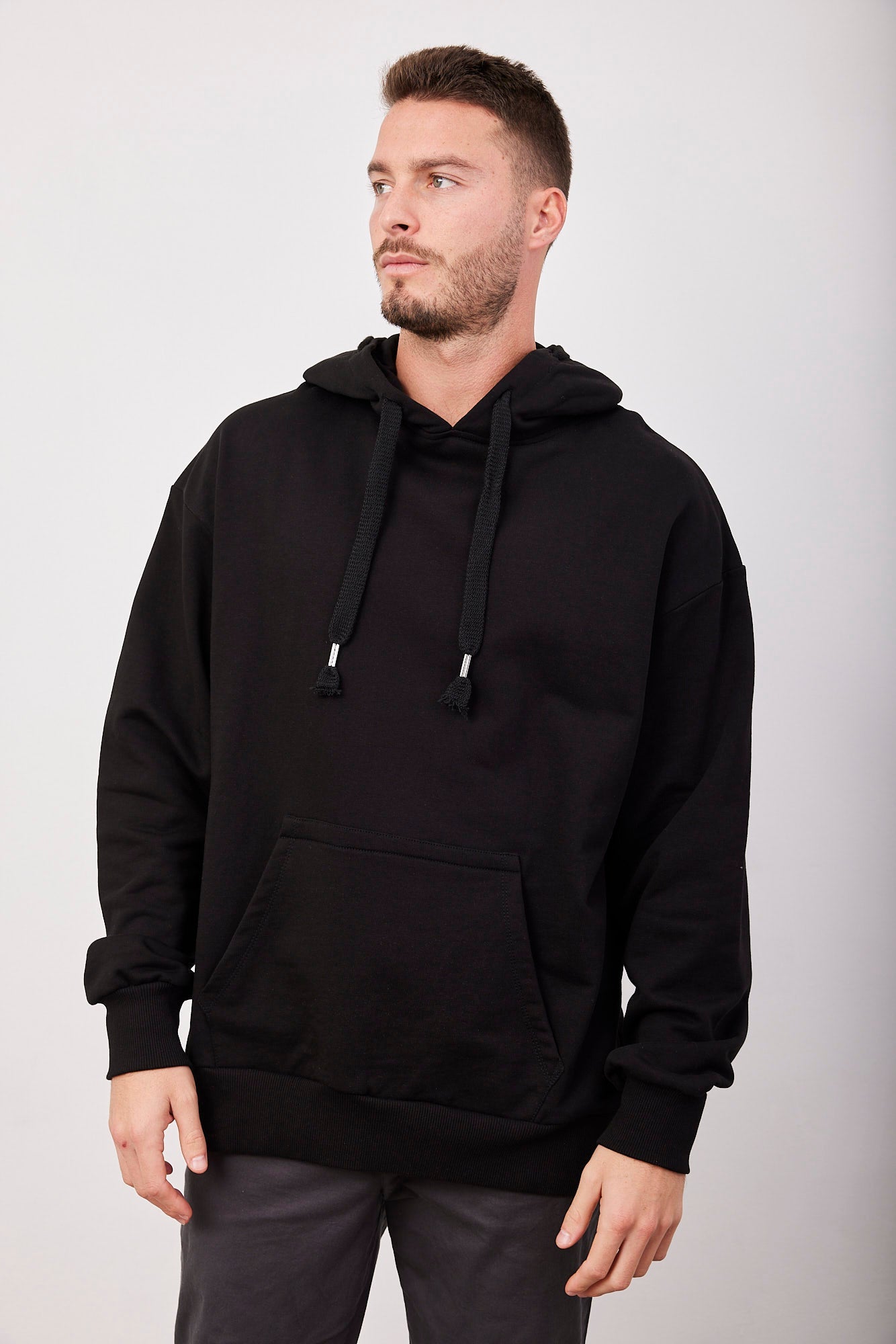 סווטשירט עם קפוצ׳ון וכיס קדמי - ITAY BRANDS