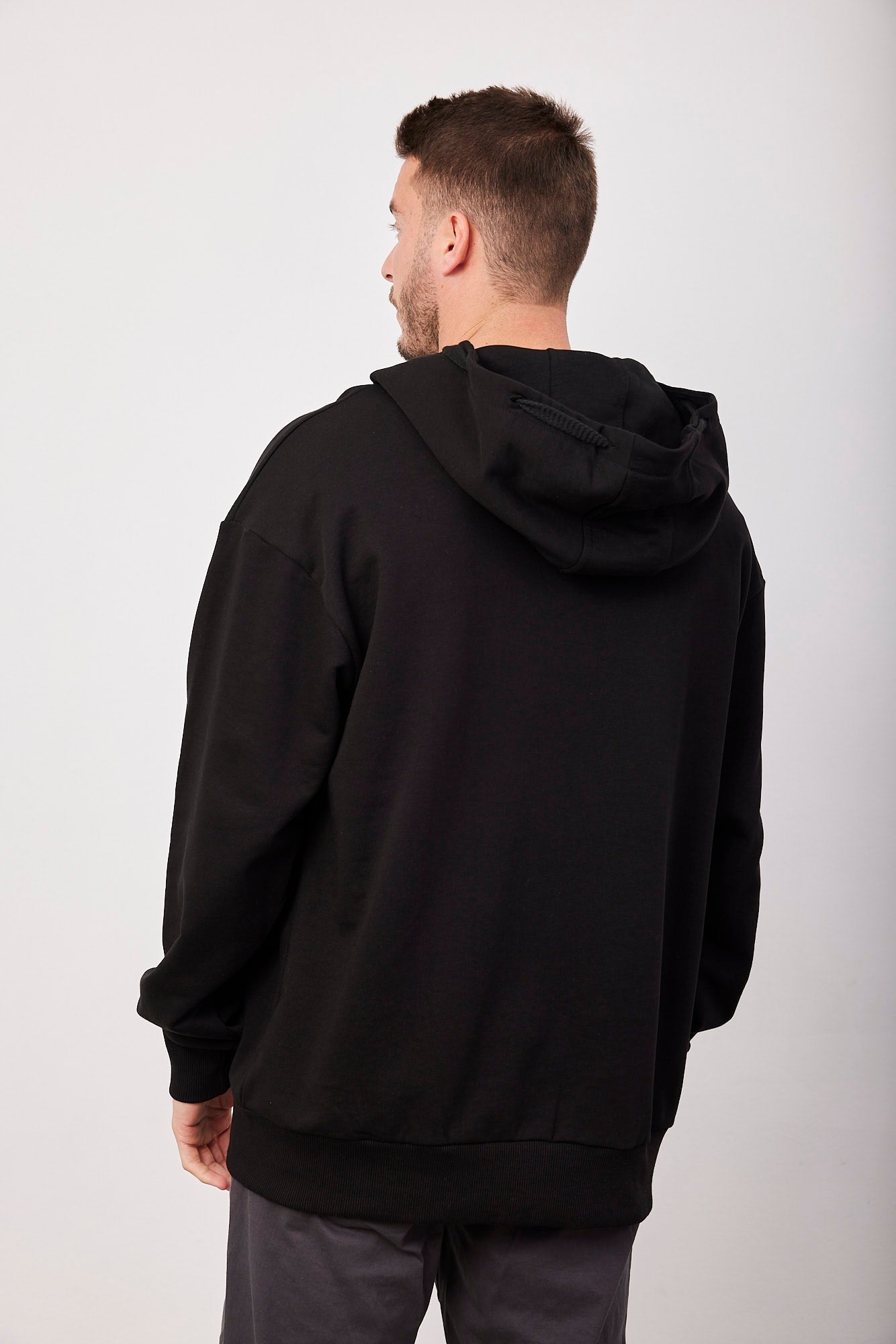 סווטשירט עם קפוצ׳ון וכיס קדמי - ITAY BRANDS