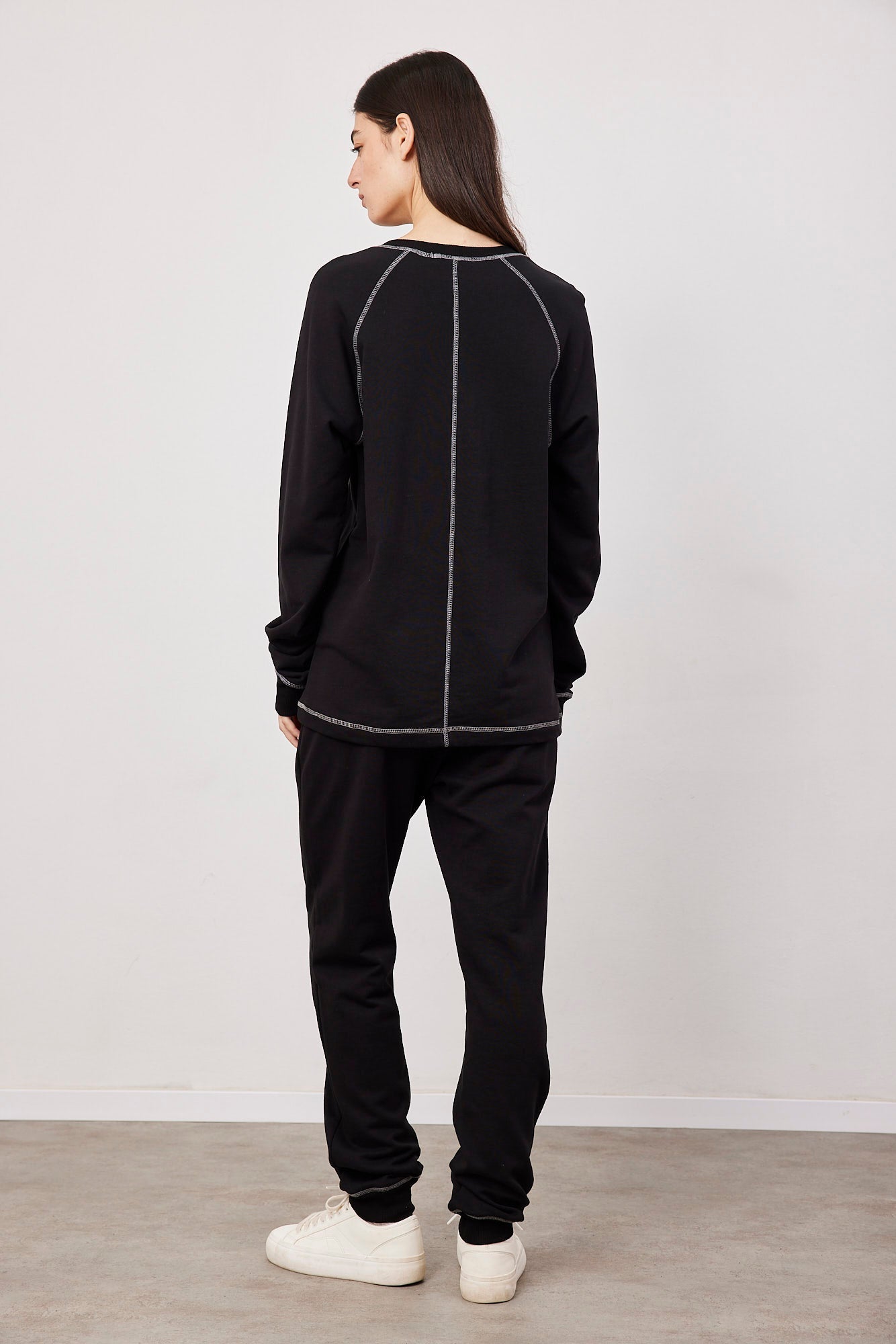 חליפה עם תיפורים - ITAY BRANDS