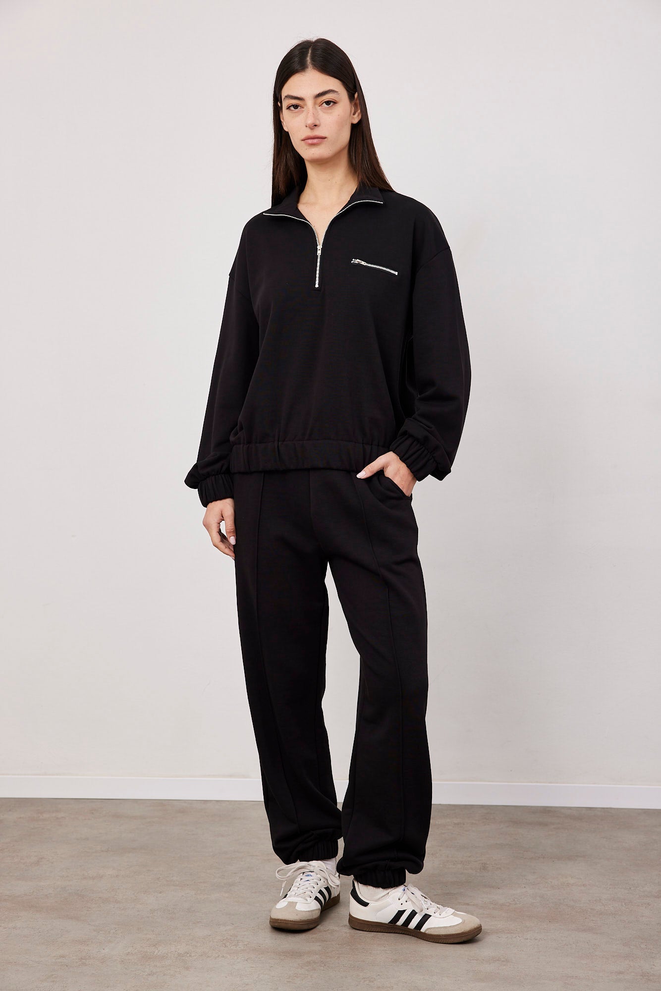 חליפת פולו עם רוכסן וגומי בסיומת - ITAY BRANDS