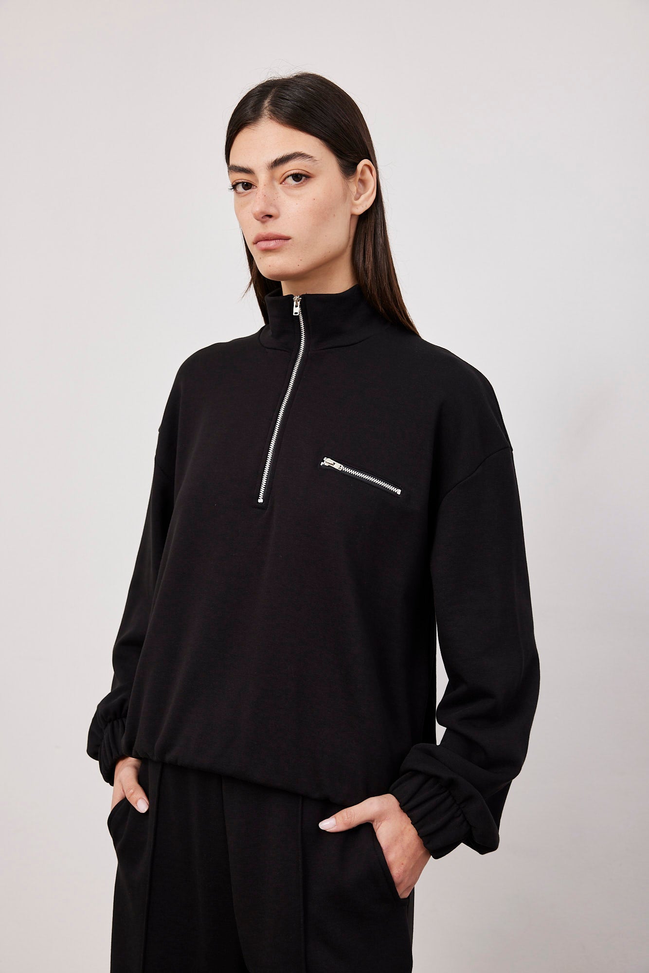 חליפת פולו עם רוכסן וגומי בסיומת - ITAY BRANDS