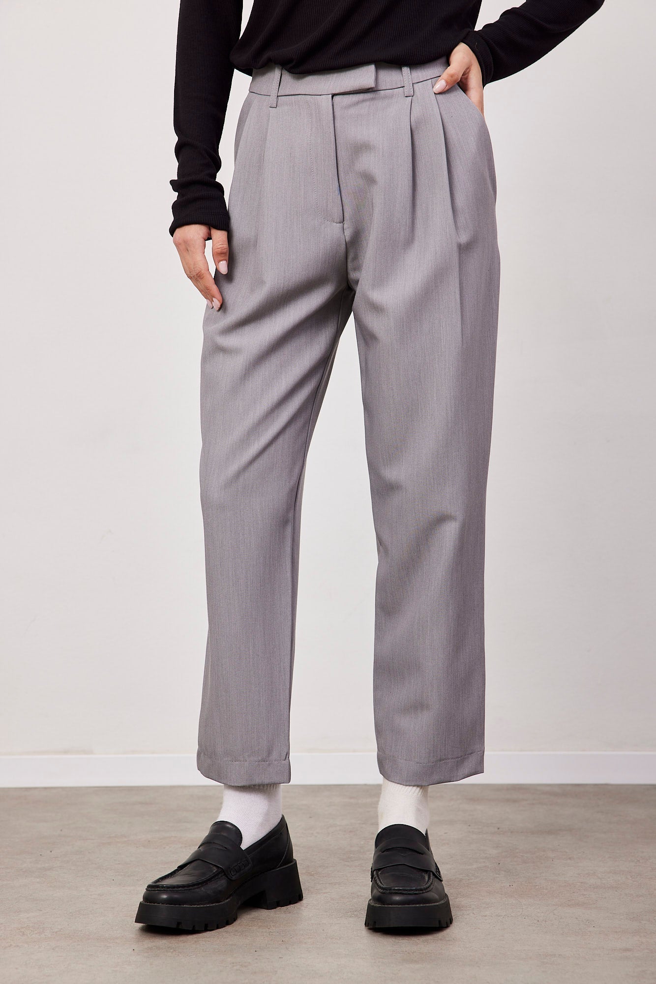 מכנסיים מחויטים באורך הקרסול - ITAY BRANDS