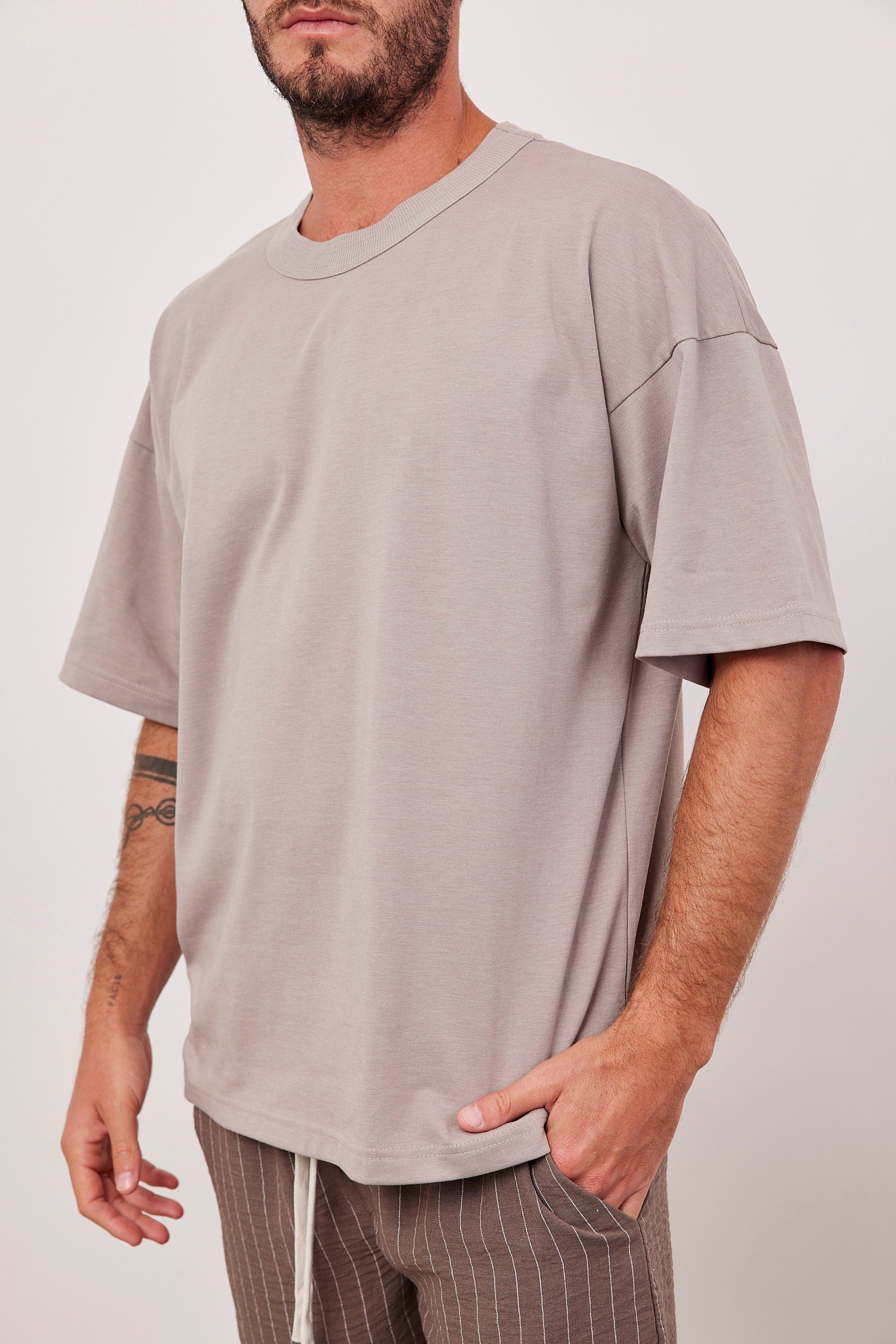 חולצת אוברסייז תיפורים