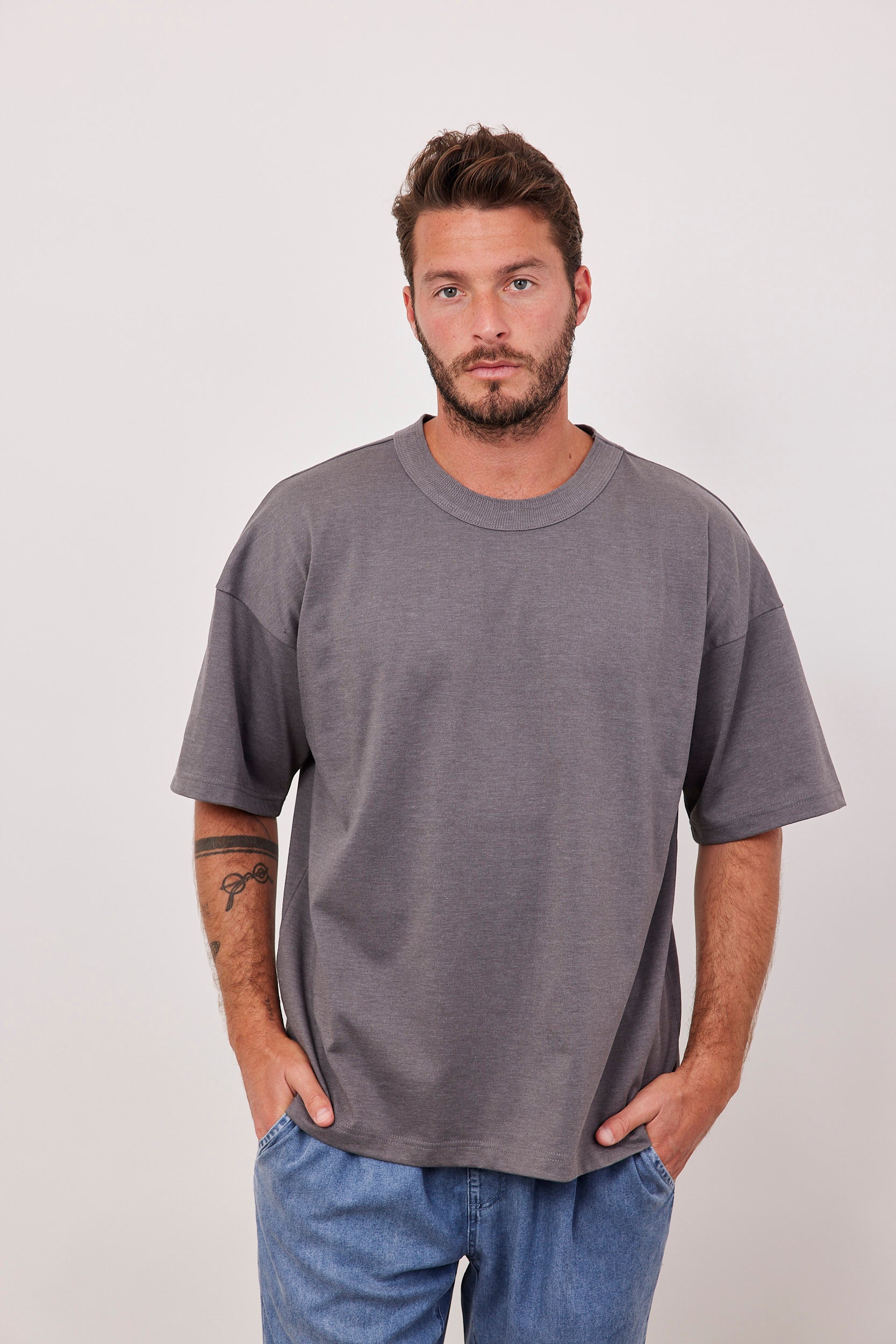 חולצת אוברסייז תיפורים