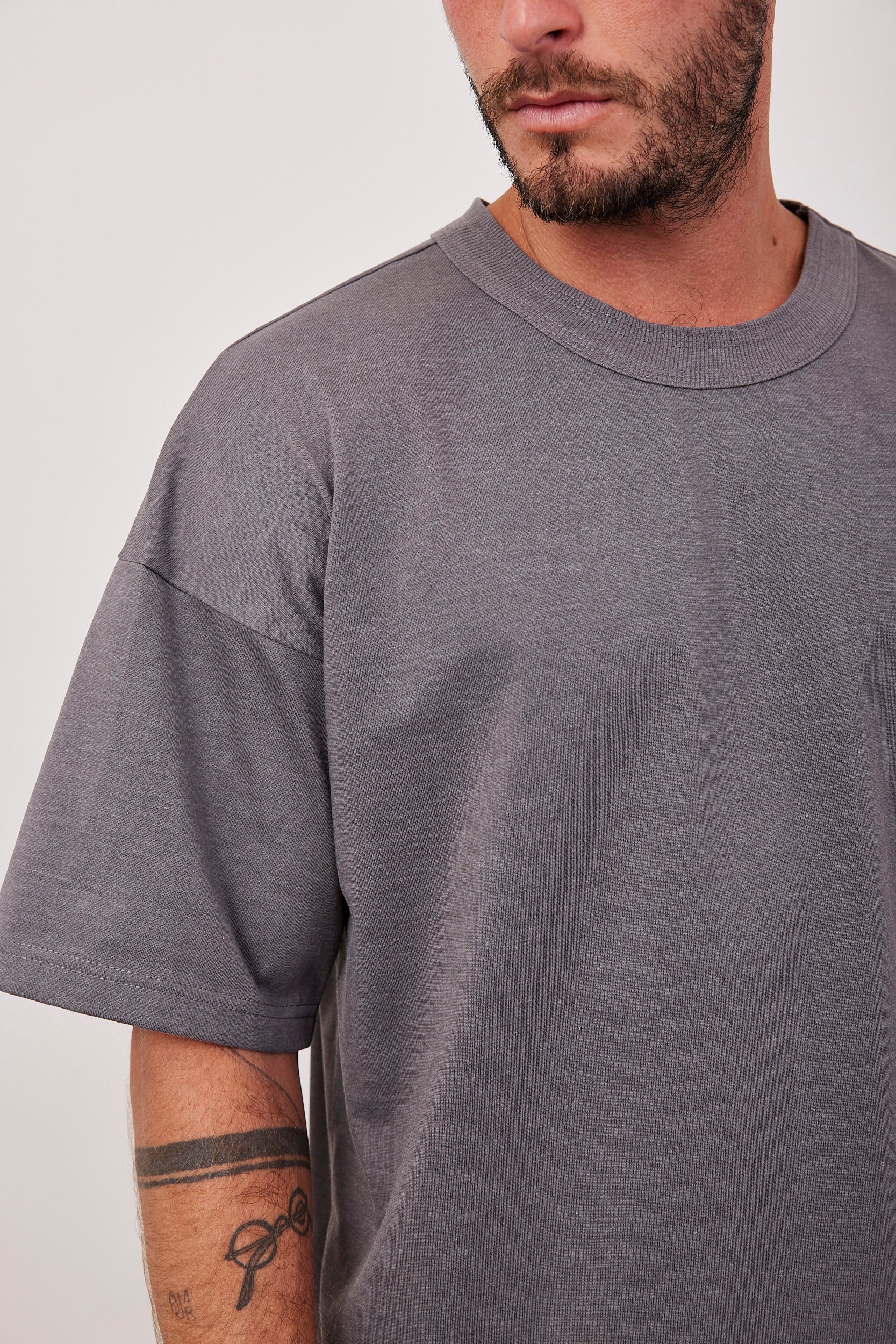 חולצת אוברסייז תיפורים