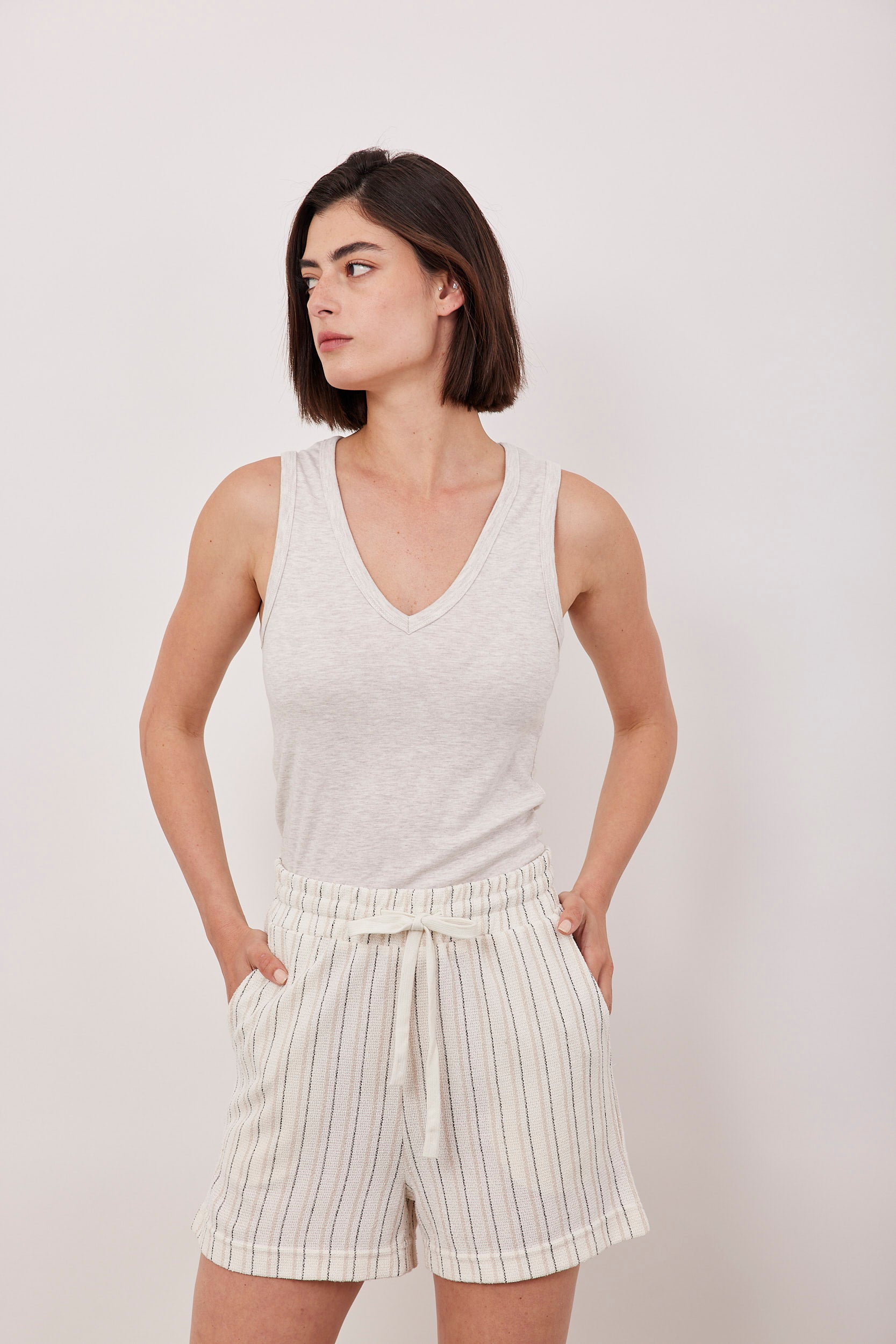 מכנסיים קצרים עם פסים