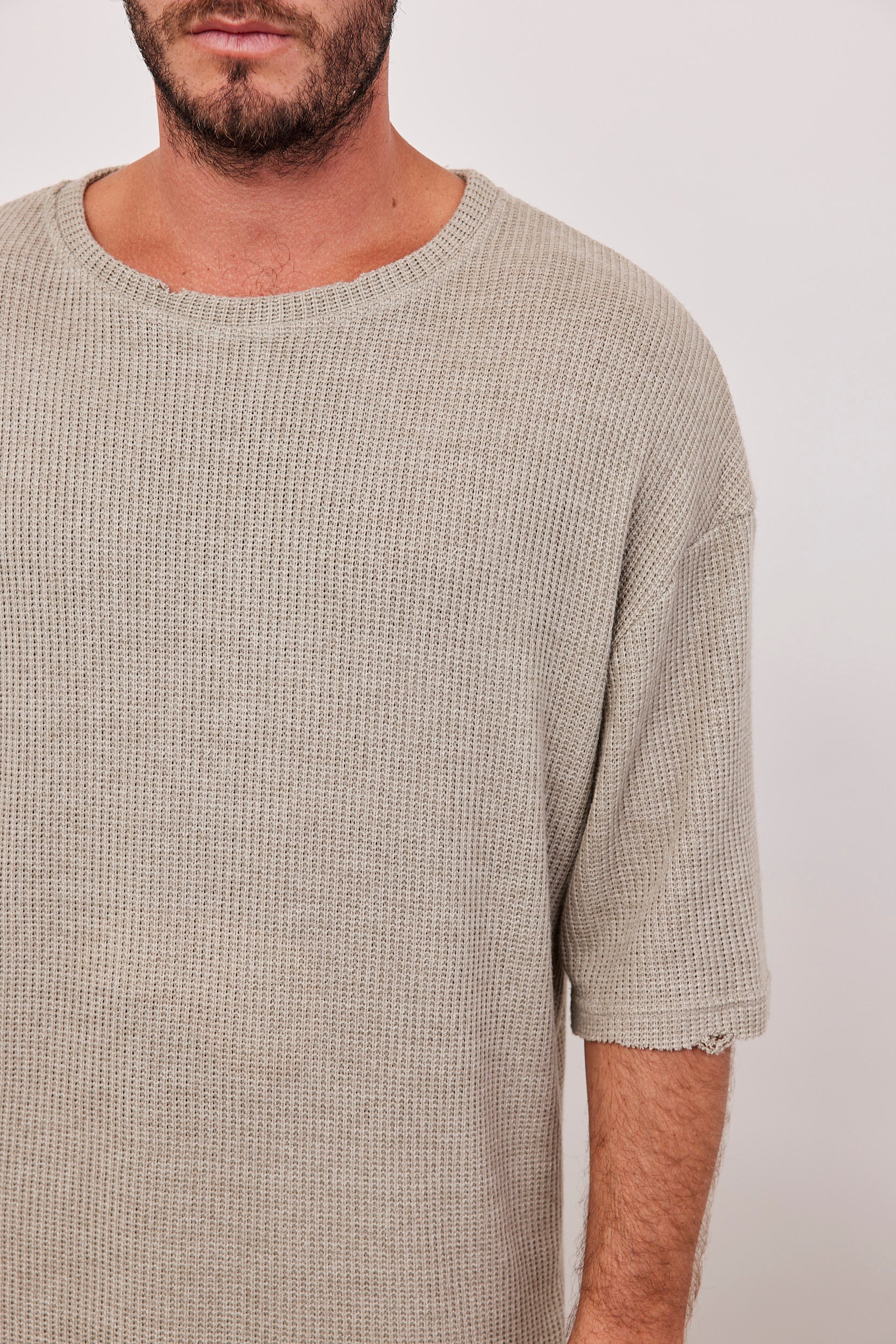 טישירט סריג וופל עם קרעים