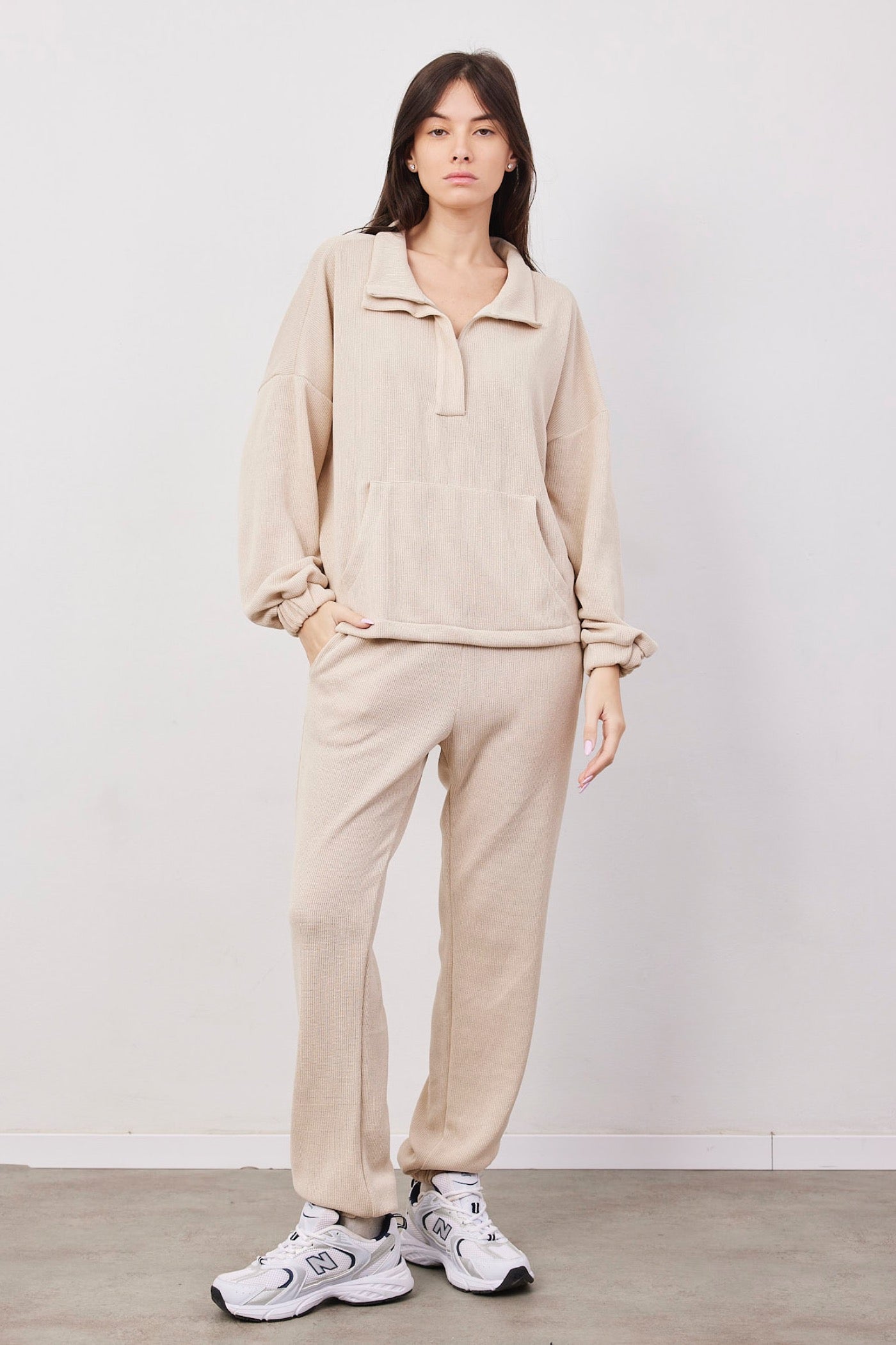 חליפת סריג צווארון עם רוכסן וכיסים - ITAY BRANDS