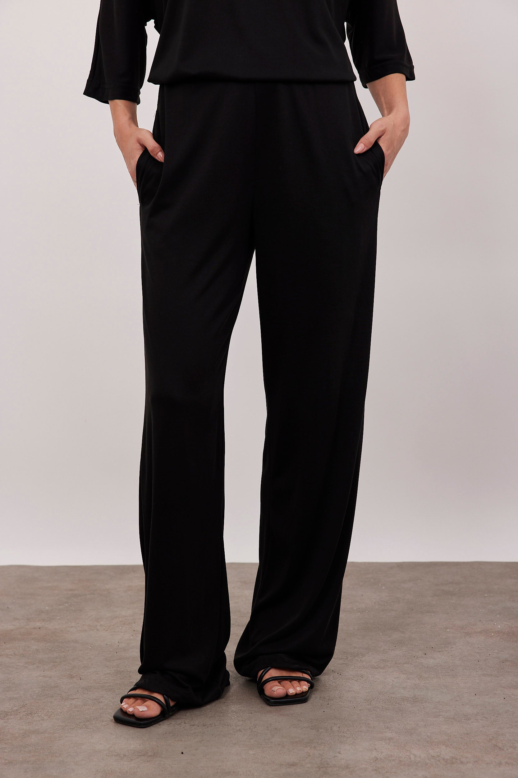 מכנסי סריג מבד מודל