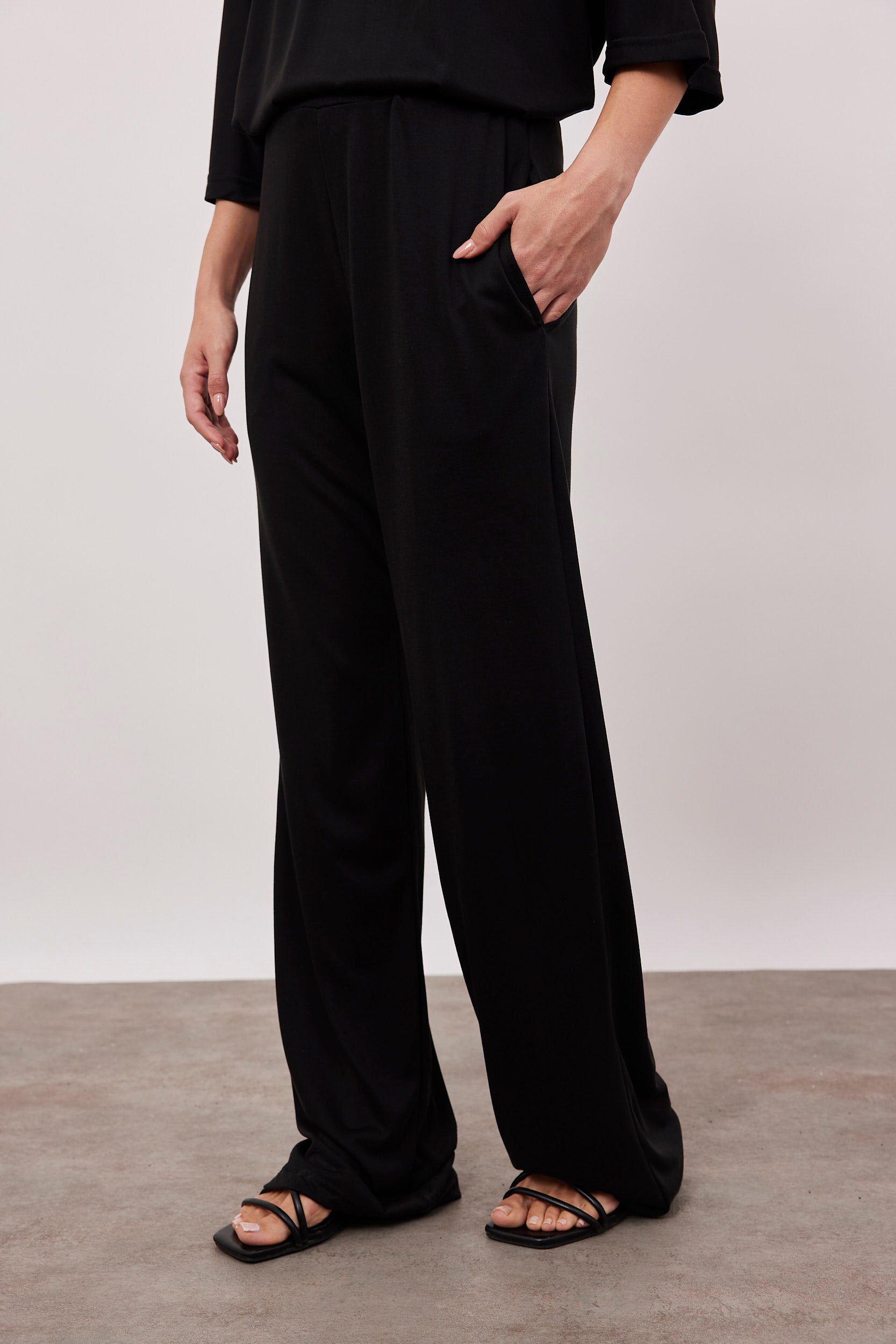 מכנסי סריג מבד מודל