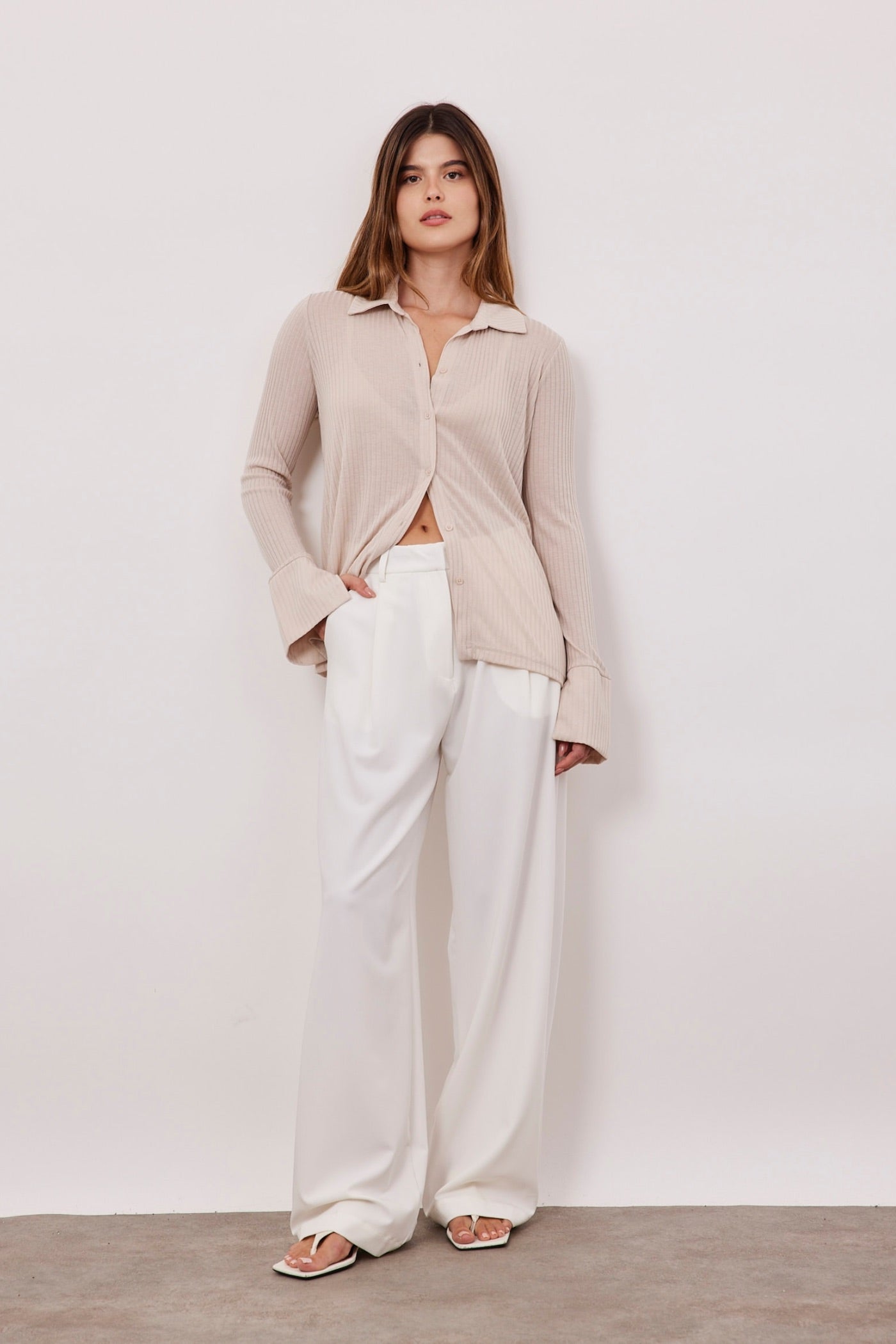 חולצה ארוכה מכופתרת בטקסטורה