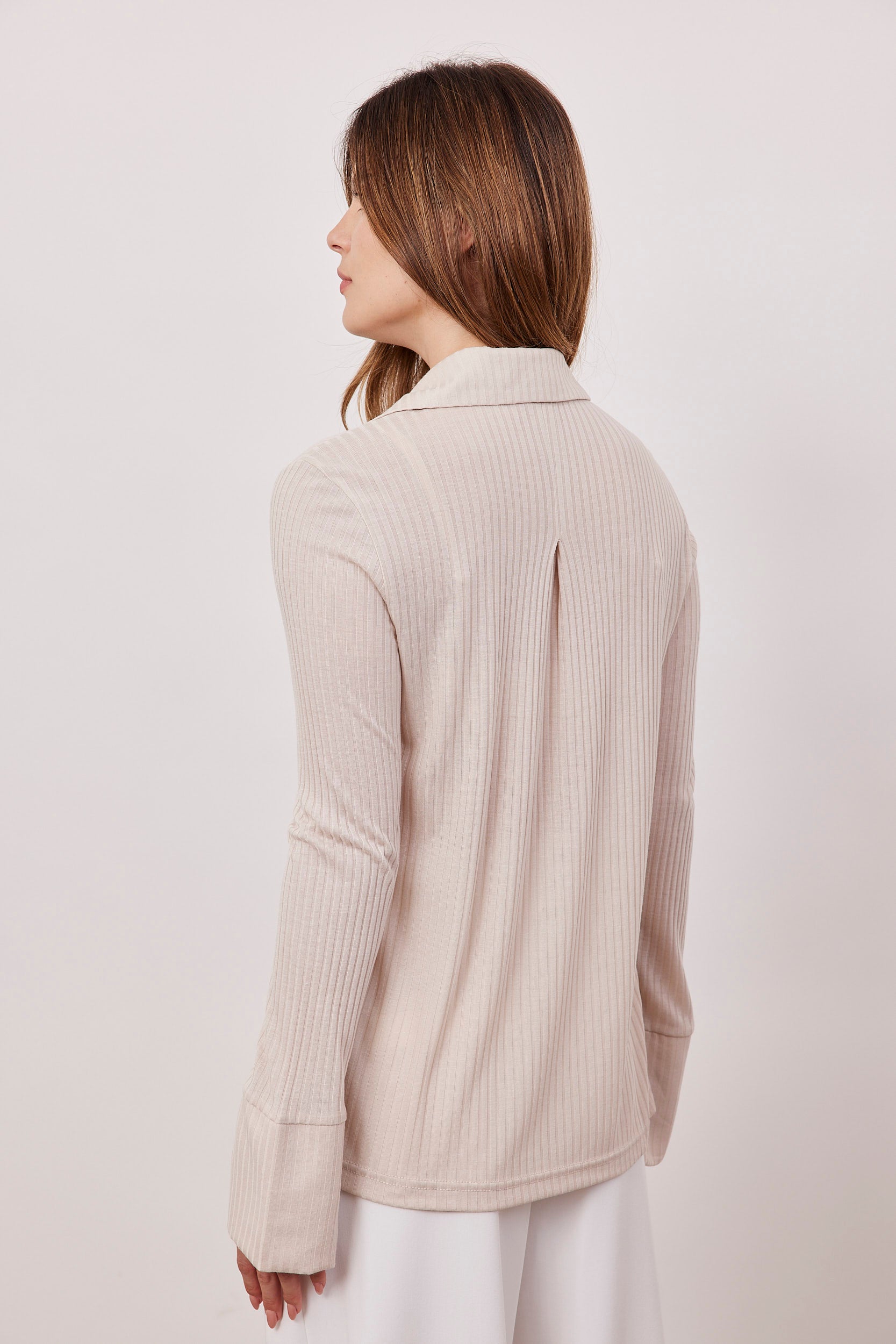 חולצה ארוכה מכופתרת בטקסטורה