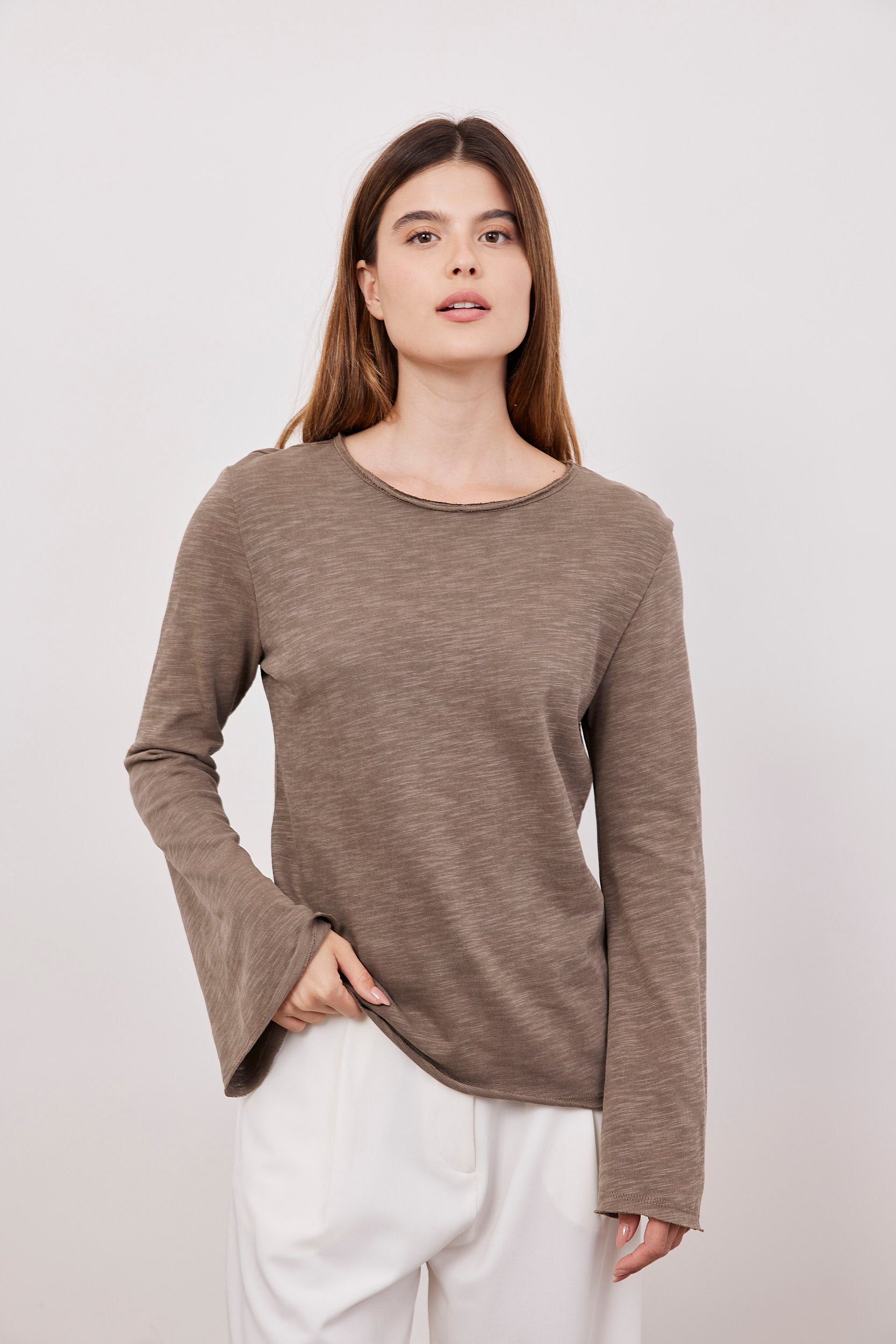 חולצה ארוכה בטקסטורה