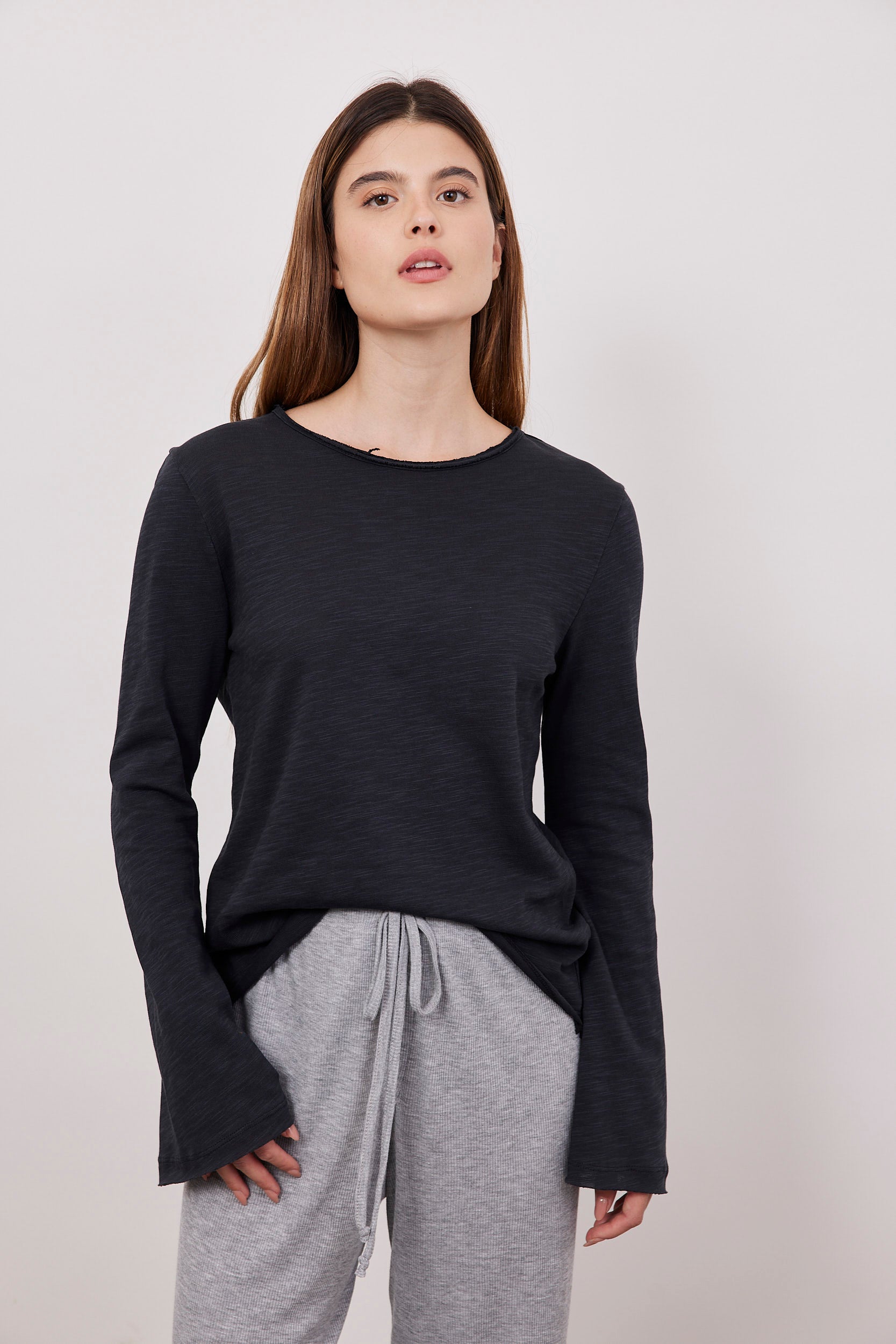 חולצה ארוכה בטקסטורה