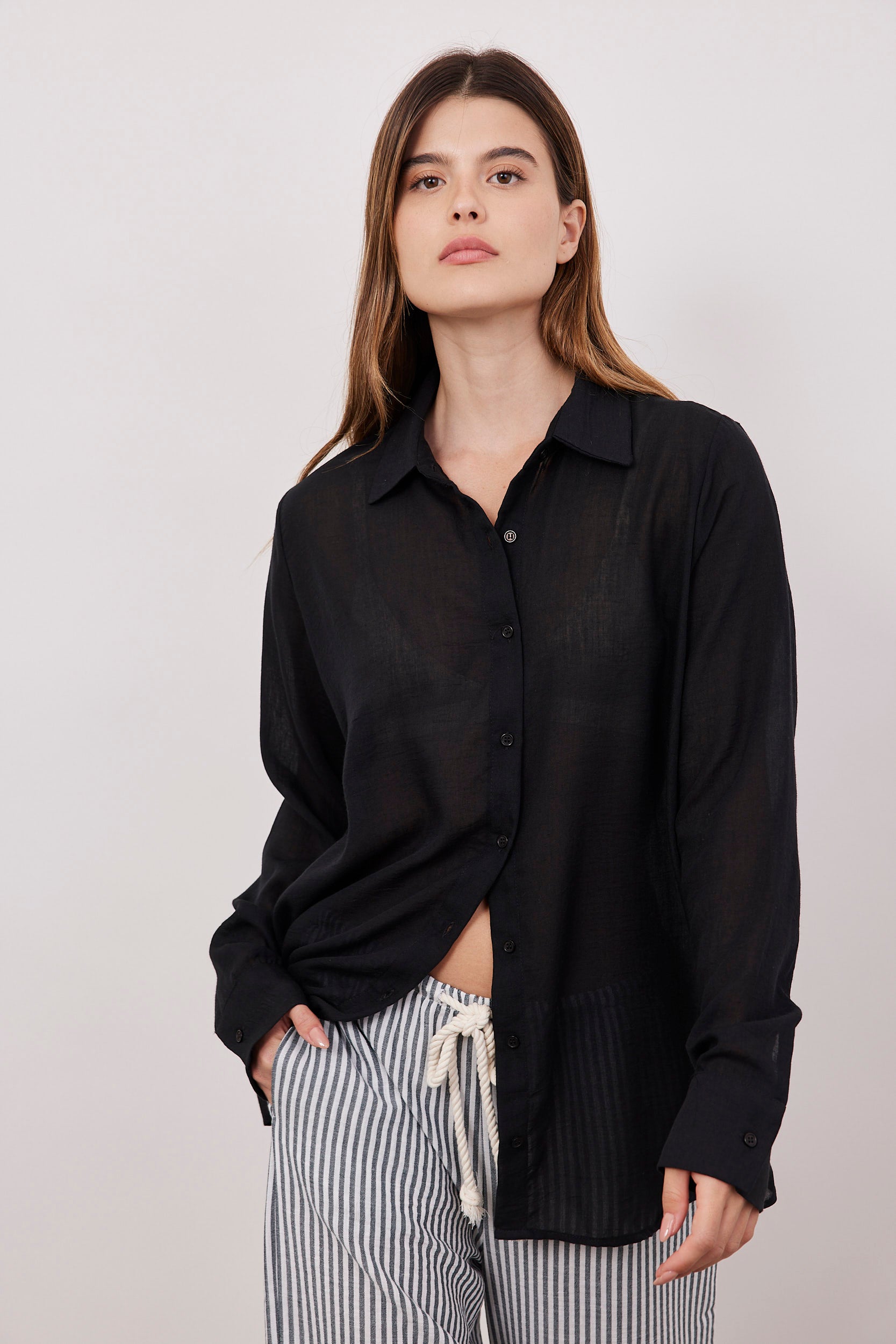 חולצה מכופתרת ארוכה בטקסטורה