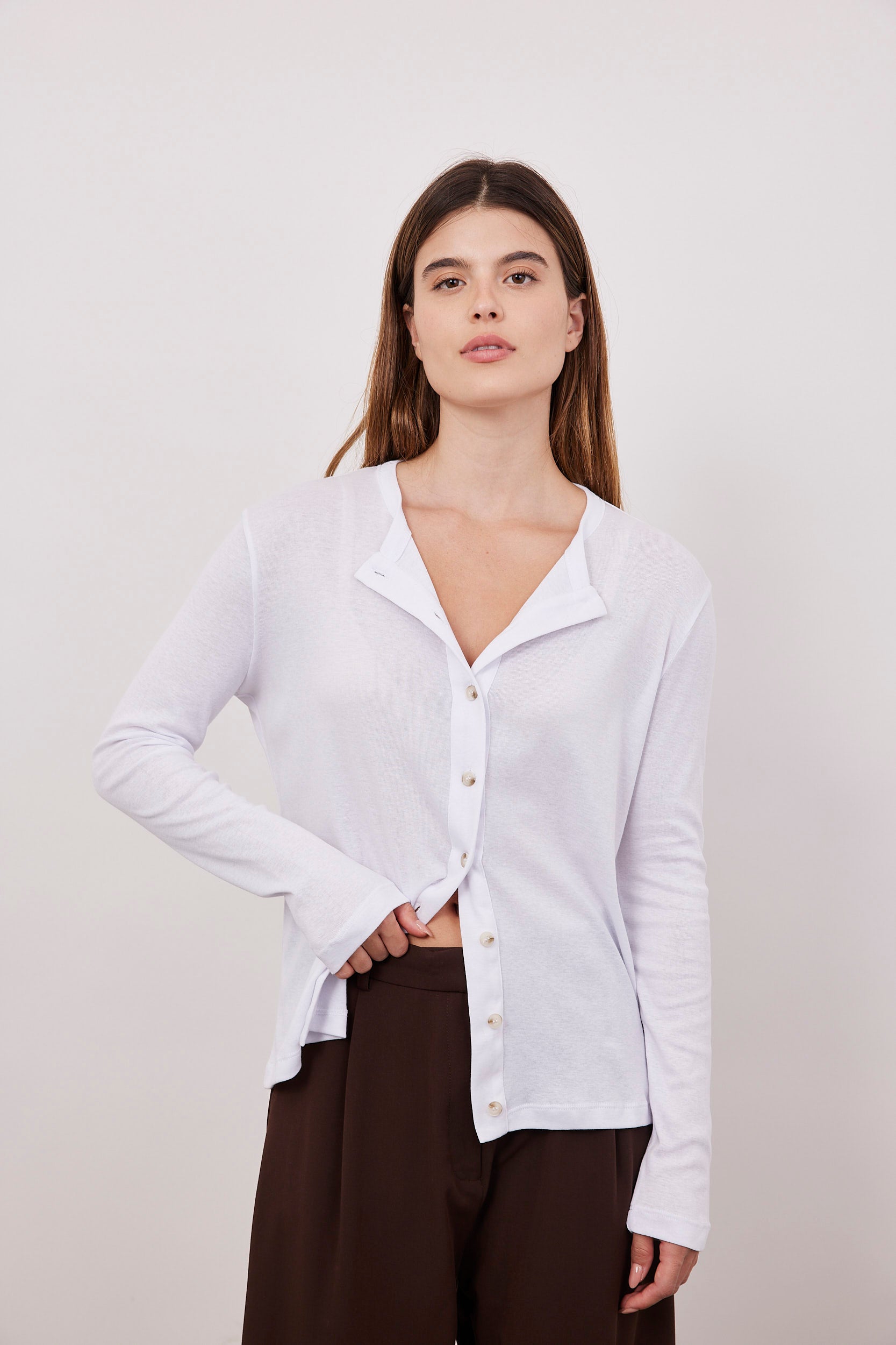 חולצת כותנה ארוכה מכופתרת