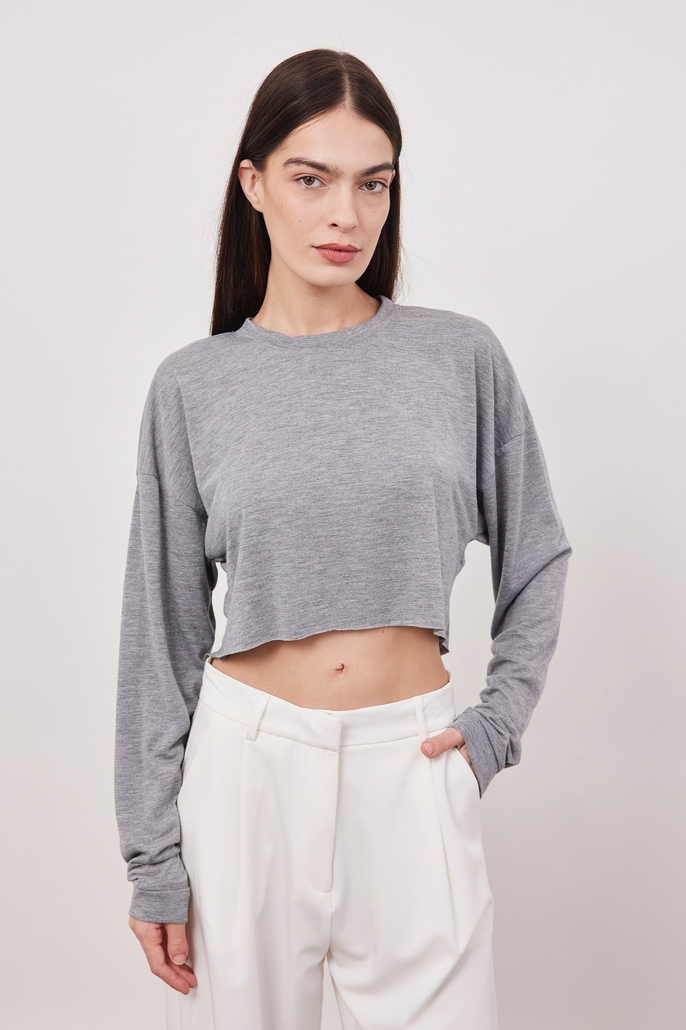 חולצת קרופ ארוכה בסיומת פרומה