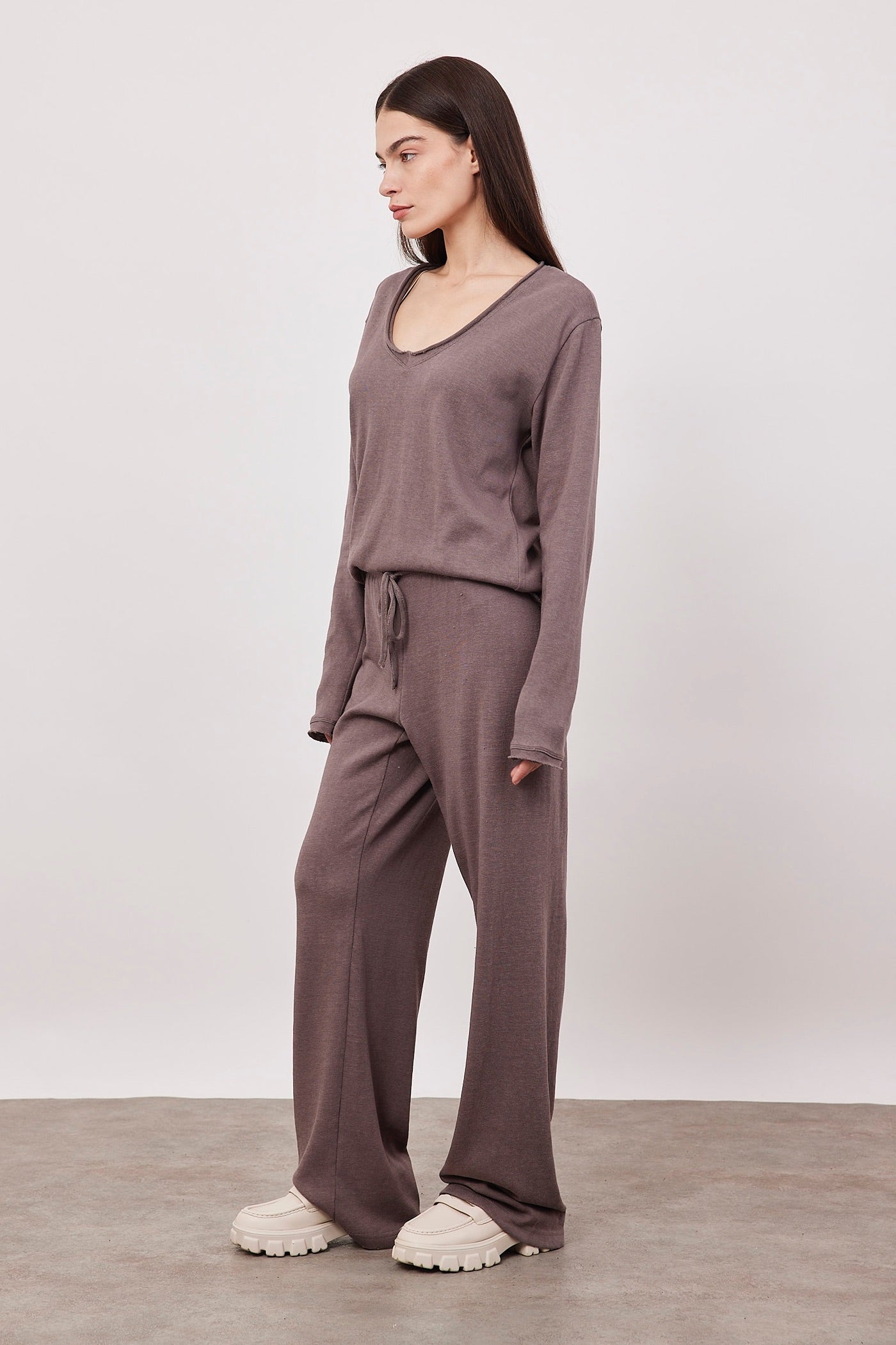 מכנסיים ארוכים במראה פשתן