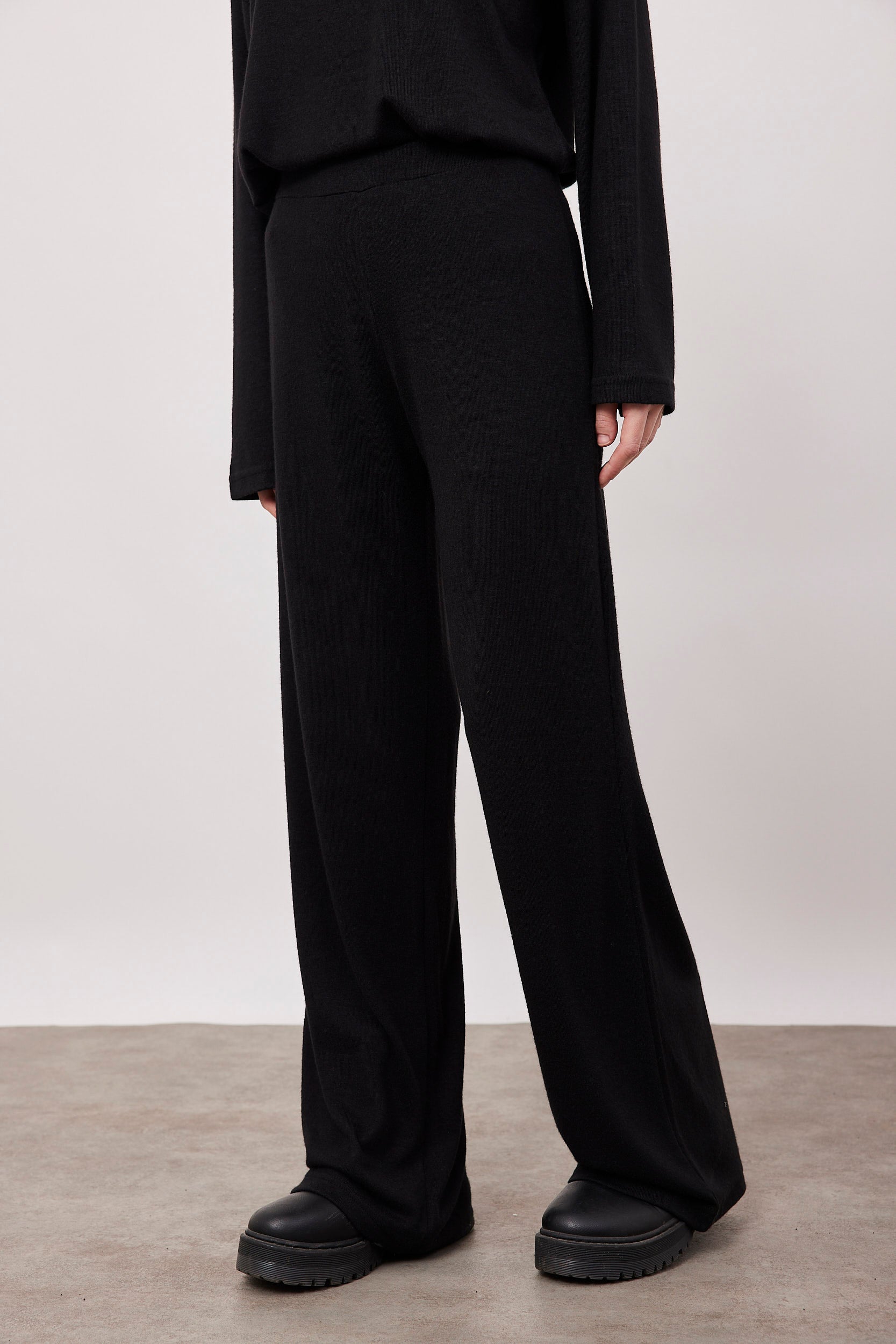 מכנסי סריג ארוכים עם גומי