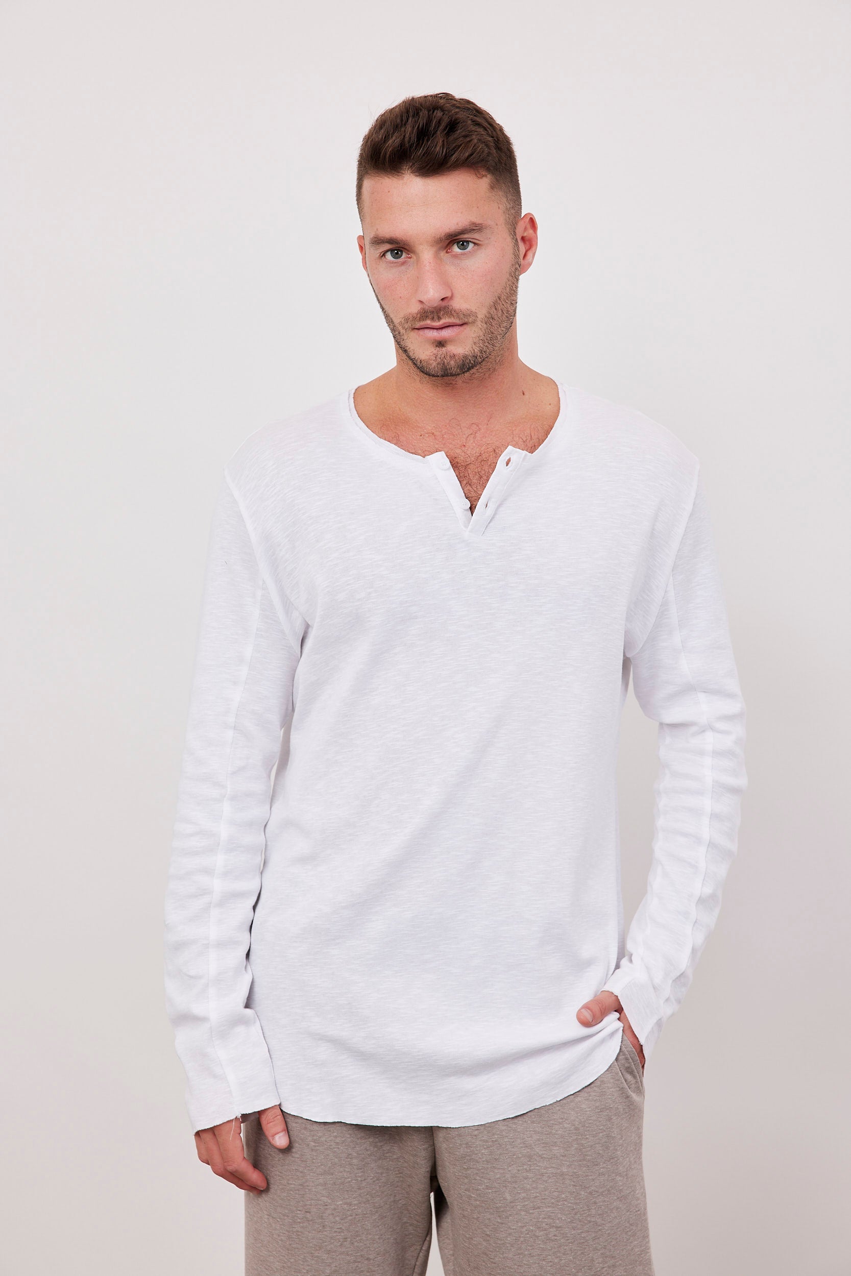 חולצה ארוכה בשילוב כפתורים