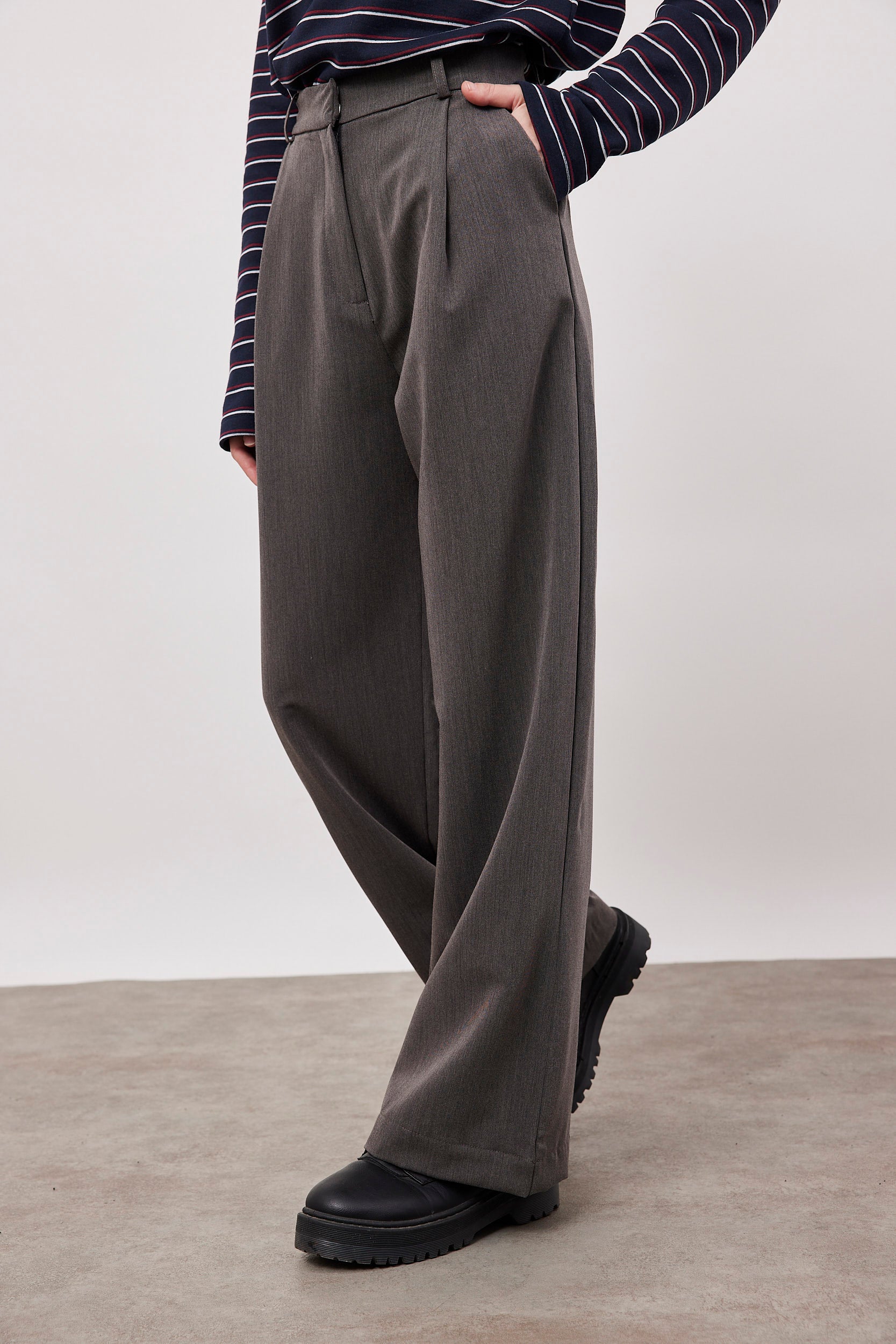 מכנסיים ארוכים מחוייטים