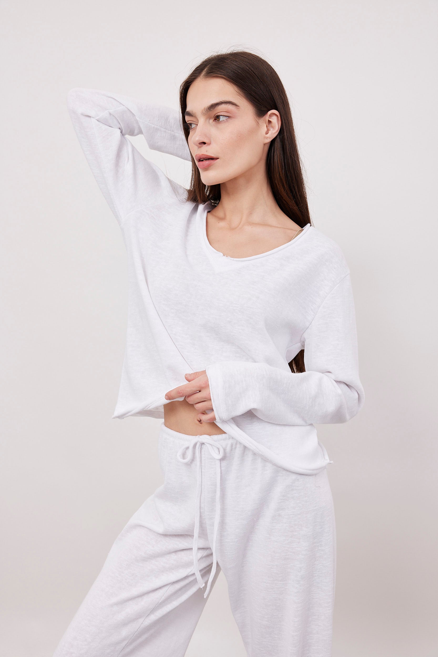 חולצה ארוכה בסיומת גזורה