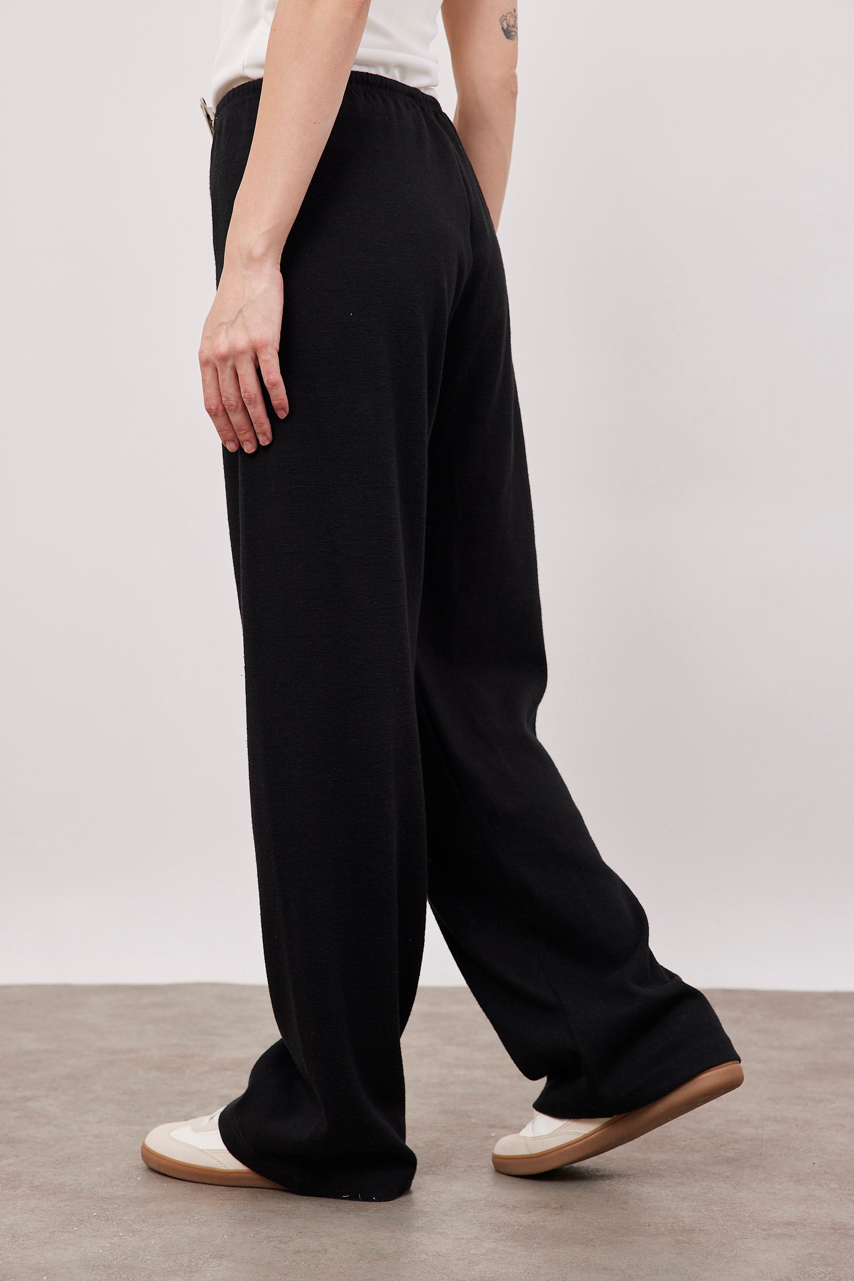 מכנסיים ארוכים במראה פשתן