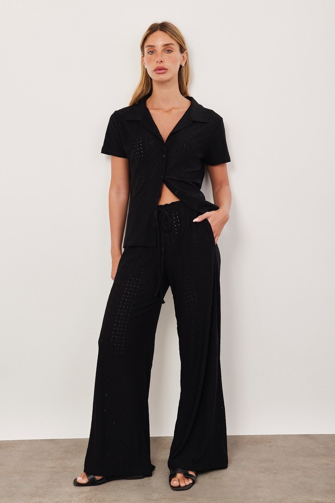 חולצה מכופתרת במראה תחרה